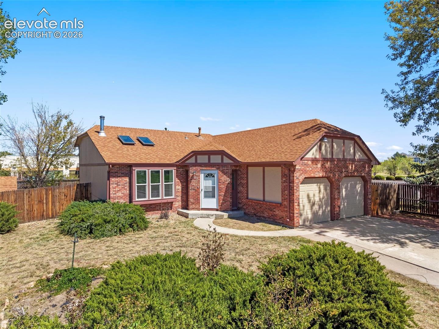 Listing photo 3 for 4537 Fenton Road