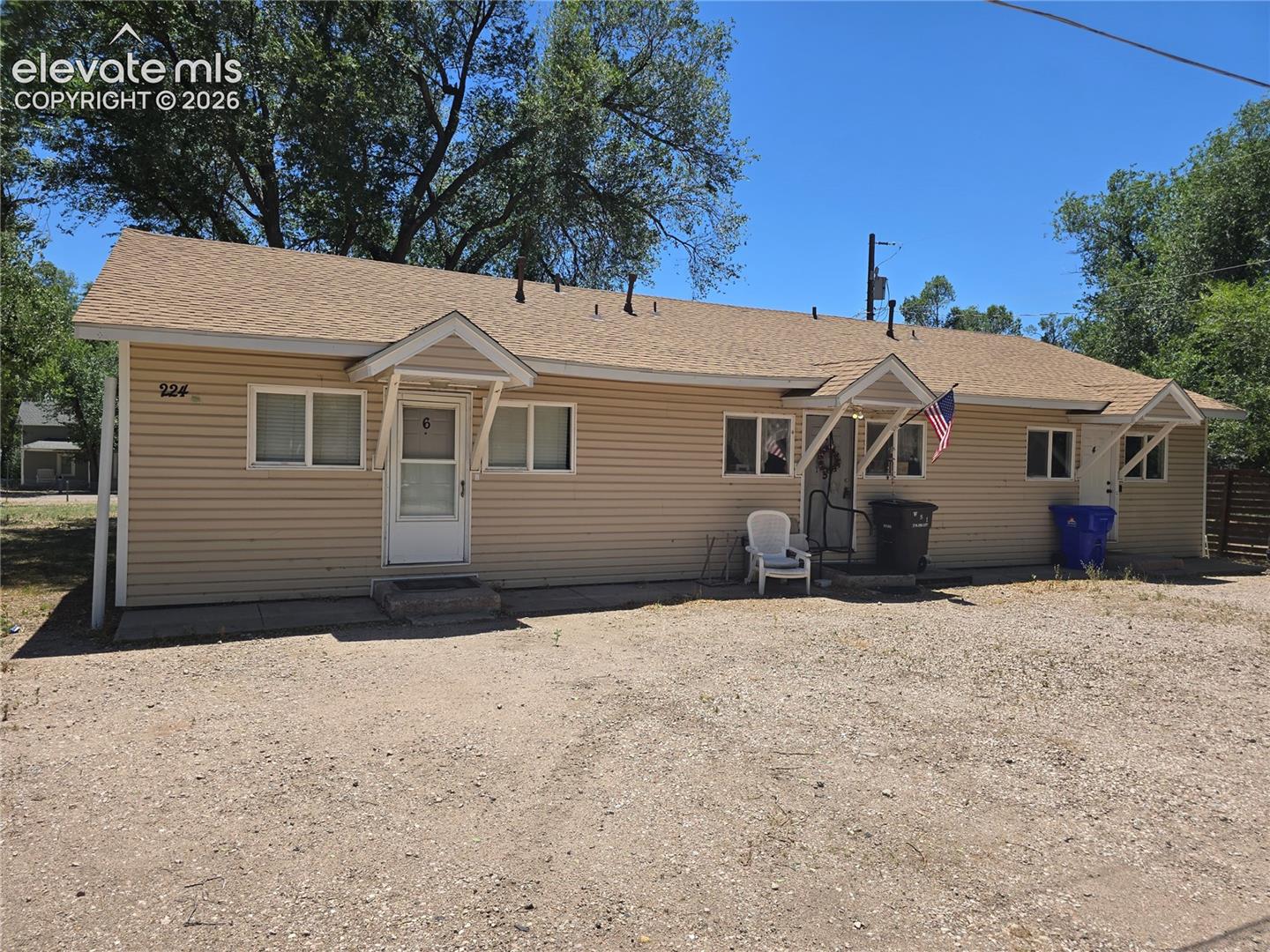 221 E Iowa Avenue — listing photo