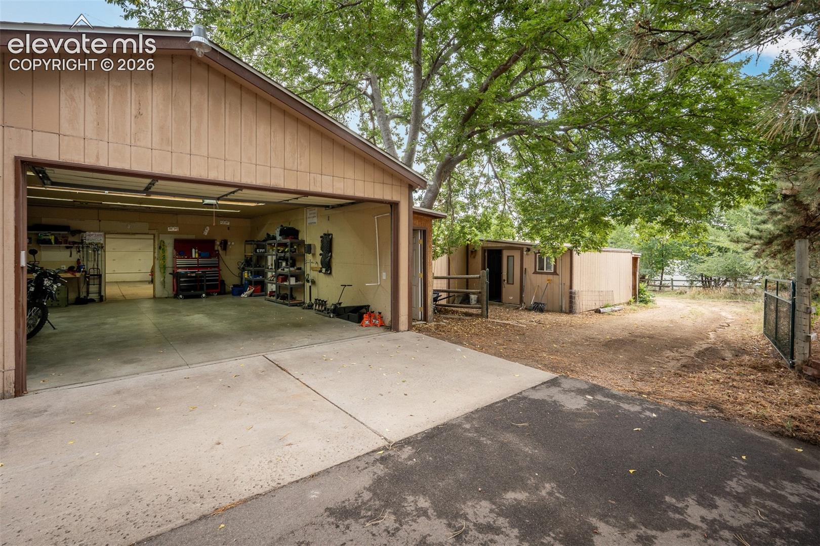 Listing photo 39 for 5119 Constitution Avenue
