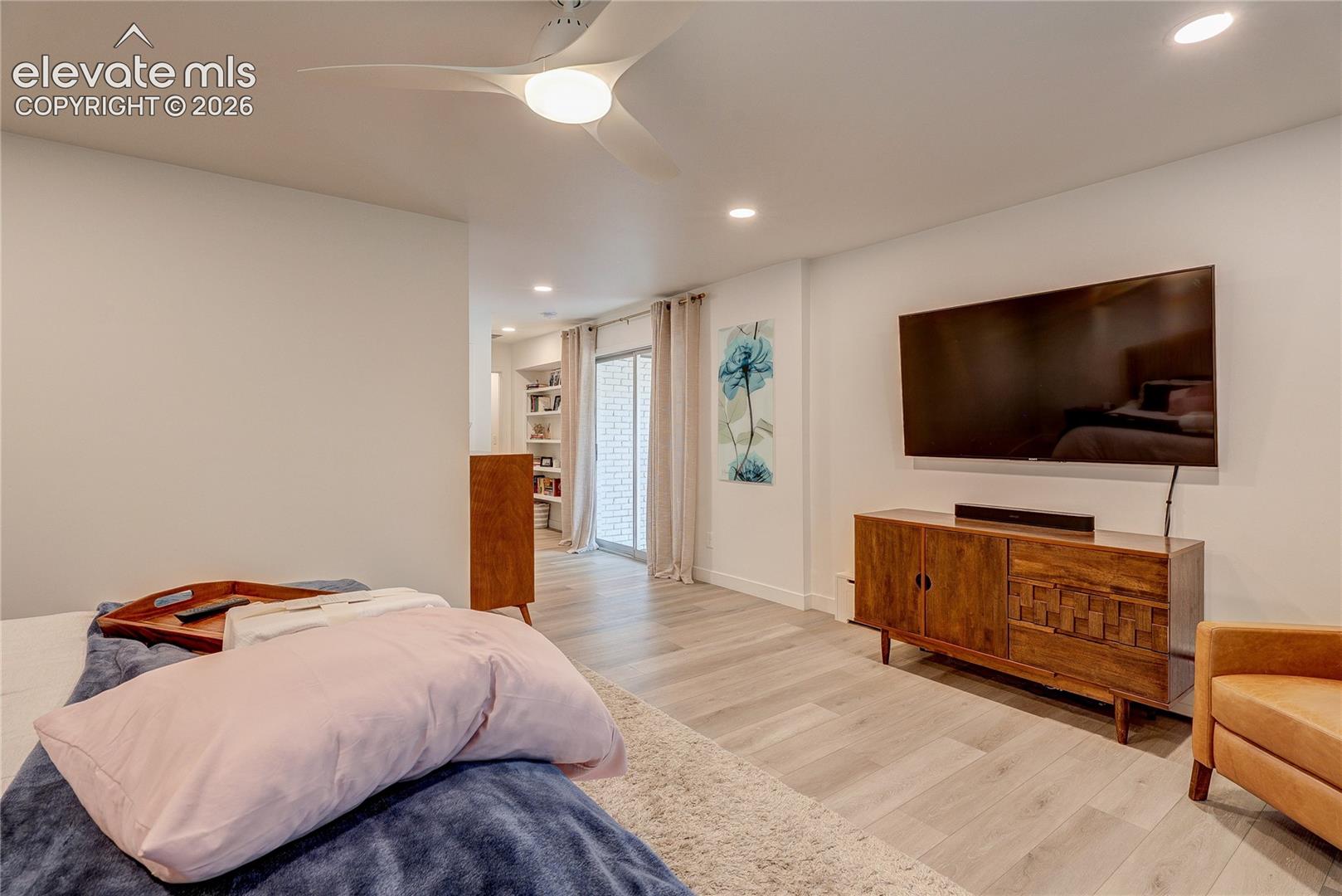 Listing photo 34 for 3981 S Hillcrest Drive