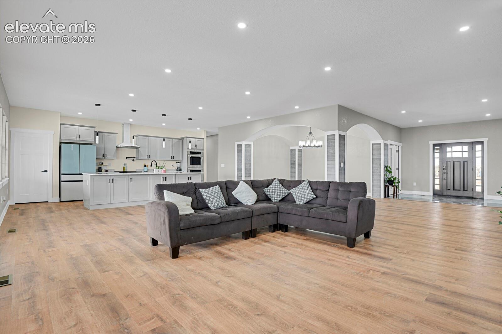 Listing photo 15 for 2015 N Ellicott Highway