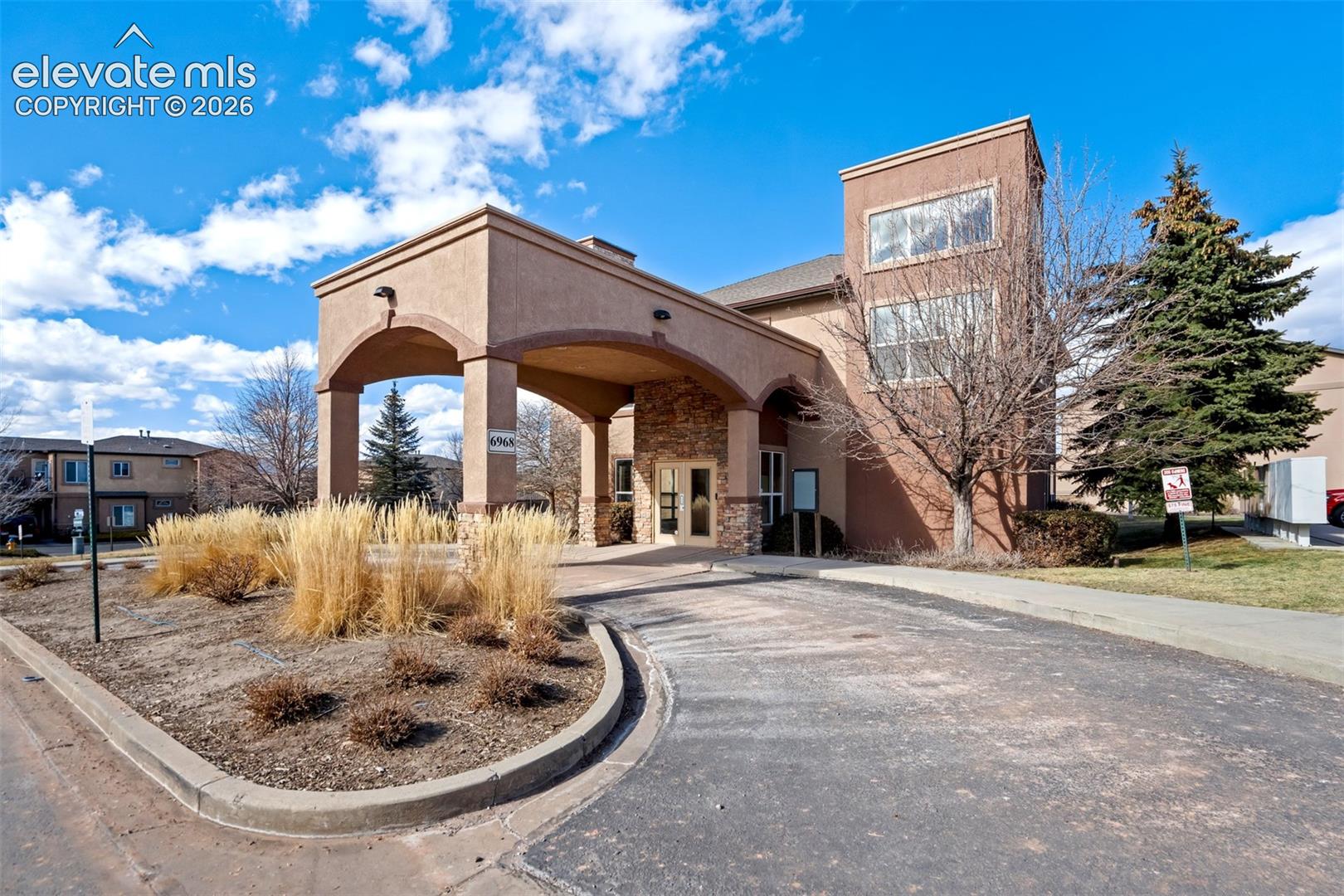 Listing photo 33 for 4766 Kerry Lynn View