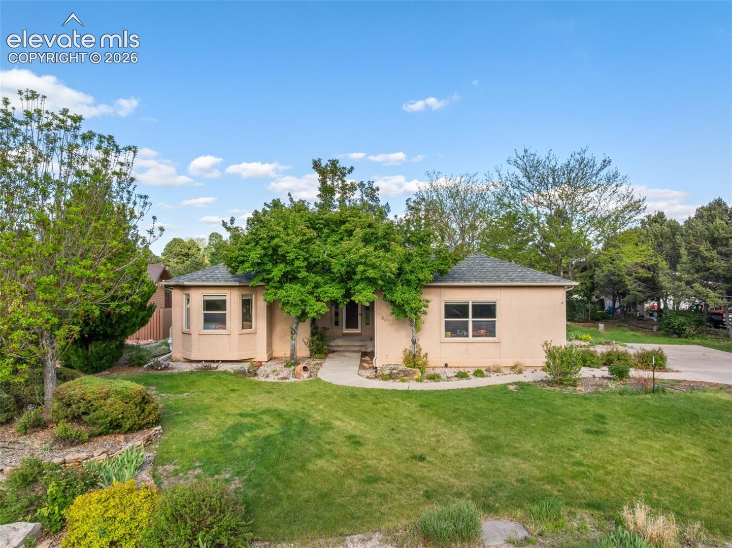 3075 Valleybrook Lane, photo 1