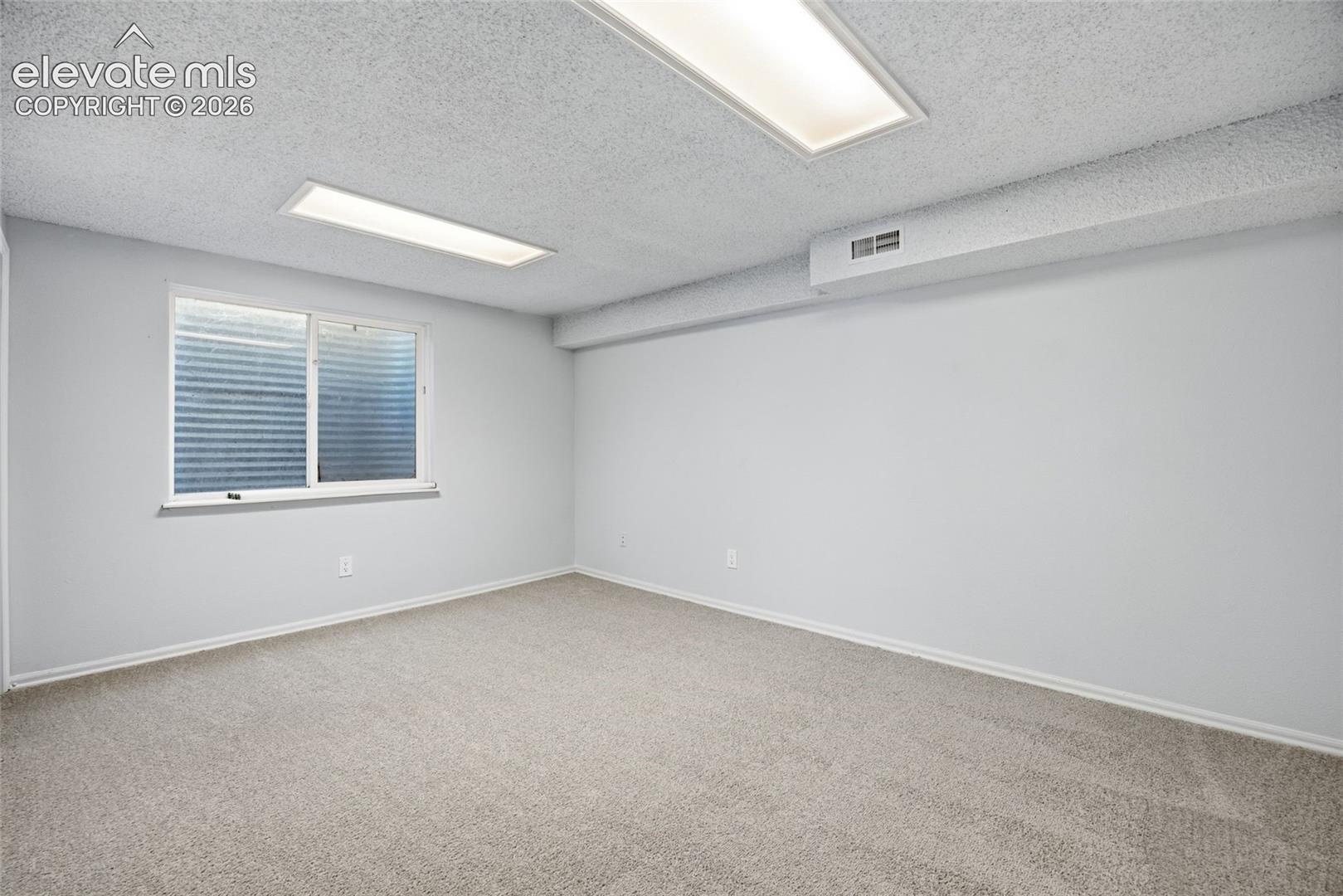 Listing photo 23 for 4571 Sunnyhill Drive