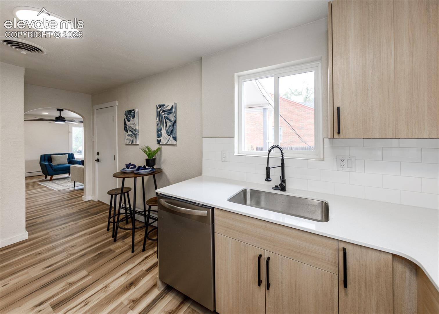 Listing photo 18 for 1306 W Abriendo Avenue