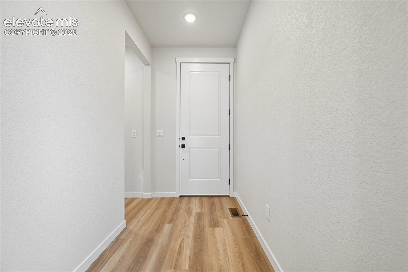 Listing photo 4 for 9684 Blaurock Drive