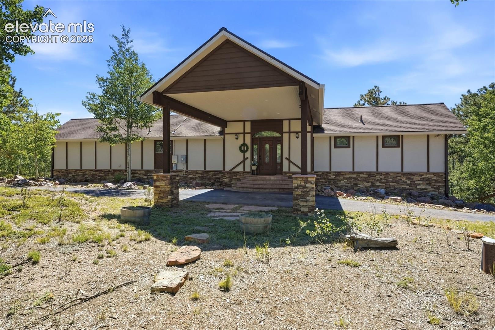 Listing photo 2 for 1509 County Road 25