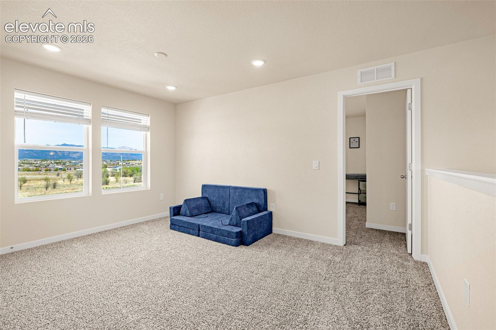 Listing photo 15 for 9762 Treasurevault Trail