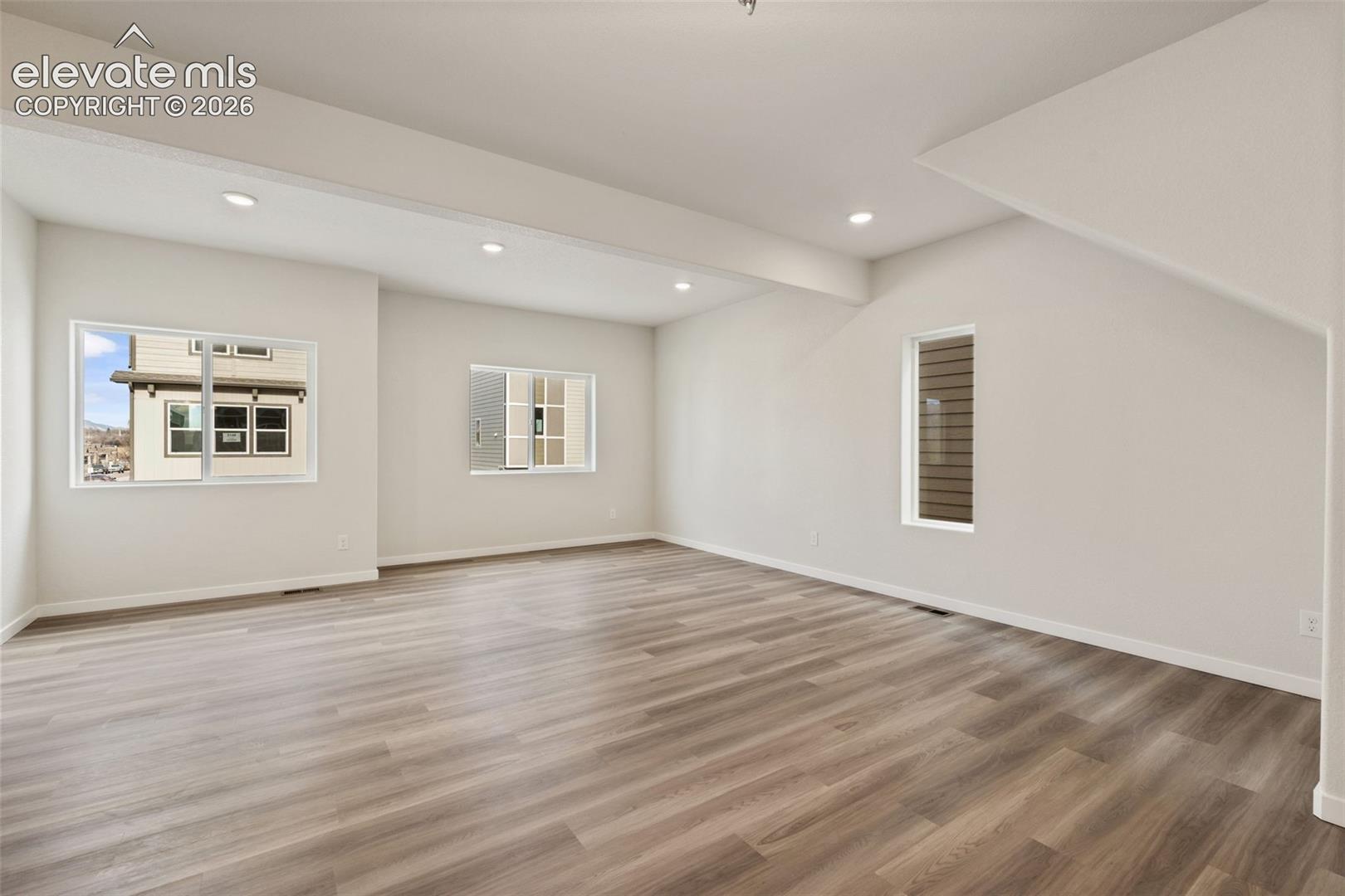 Listing photo 5 for 13654 Nederland Drive