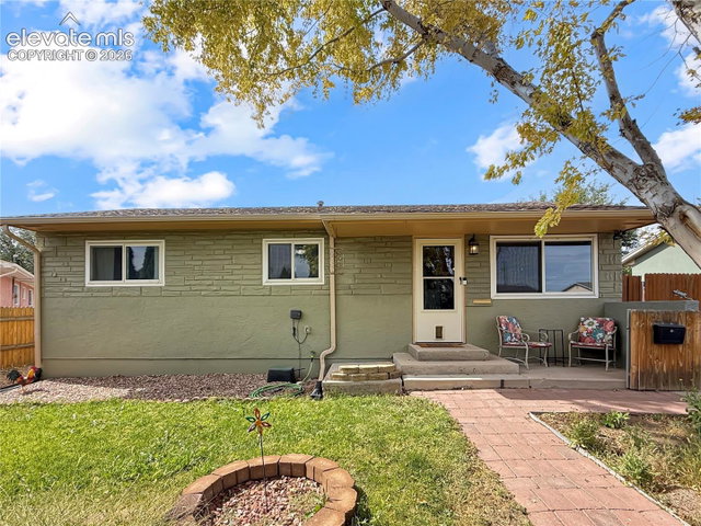 3206 Canterbury Lane — listing photo