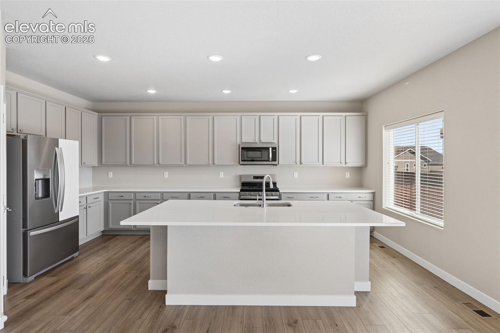 Listing photo 10 for 13107 Parkland Drive