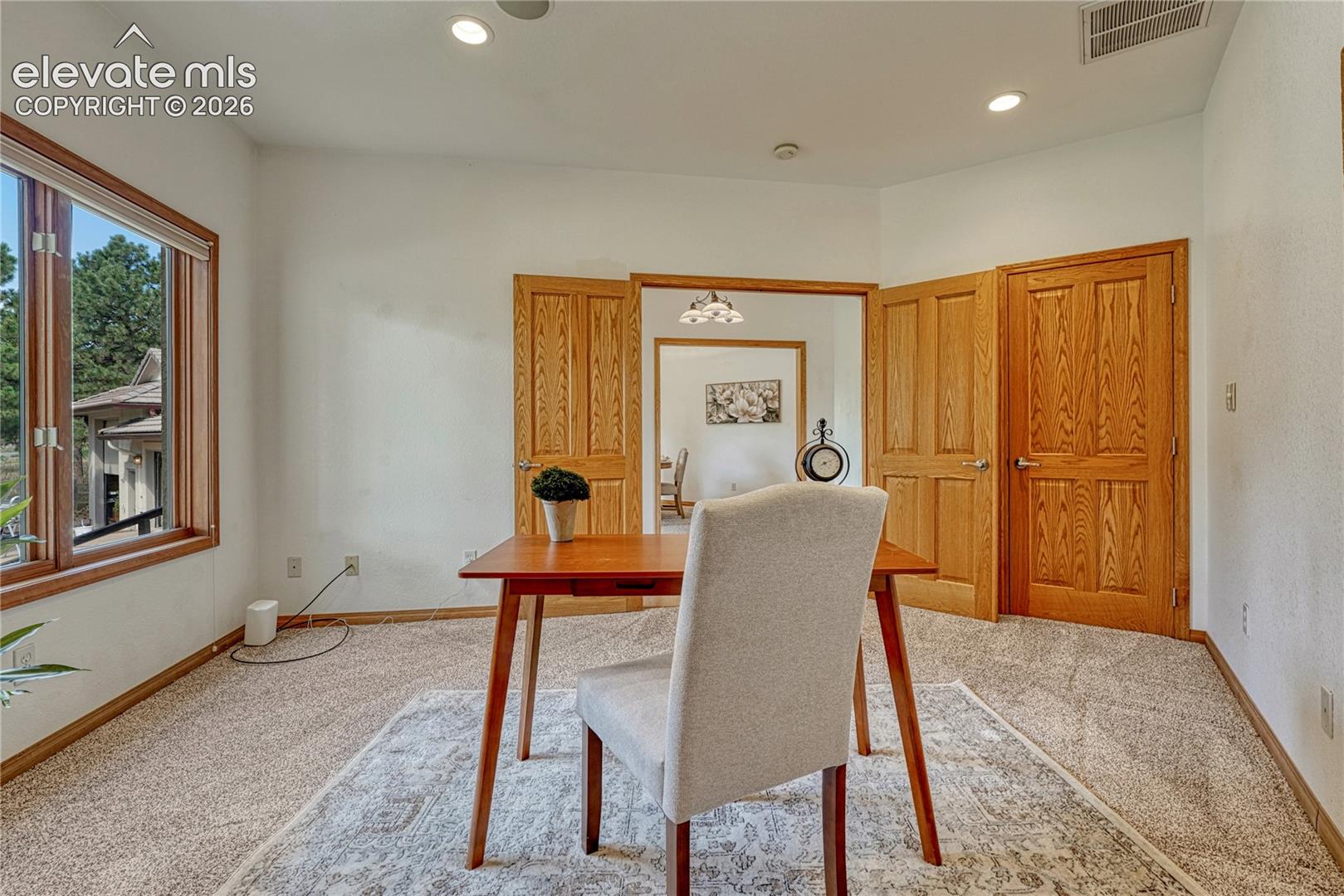 Listing photo 15 for 19435 Sherwood Trail