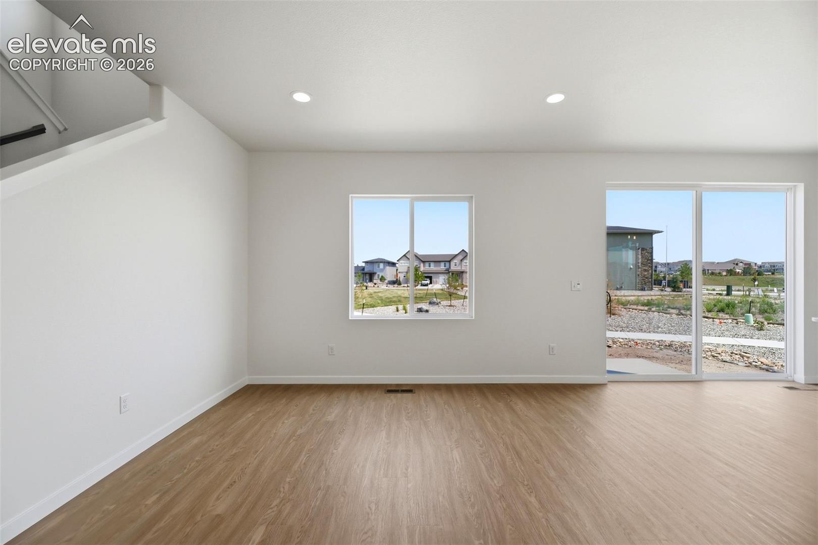 Listing photo 17 for 7968 School House Drive