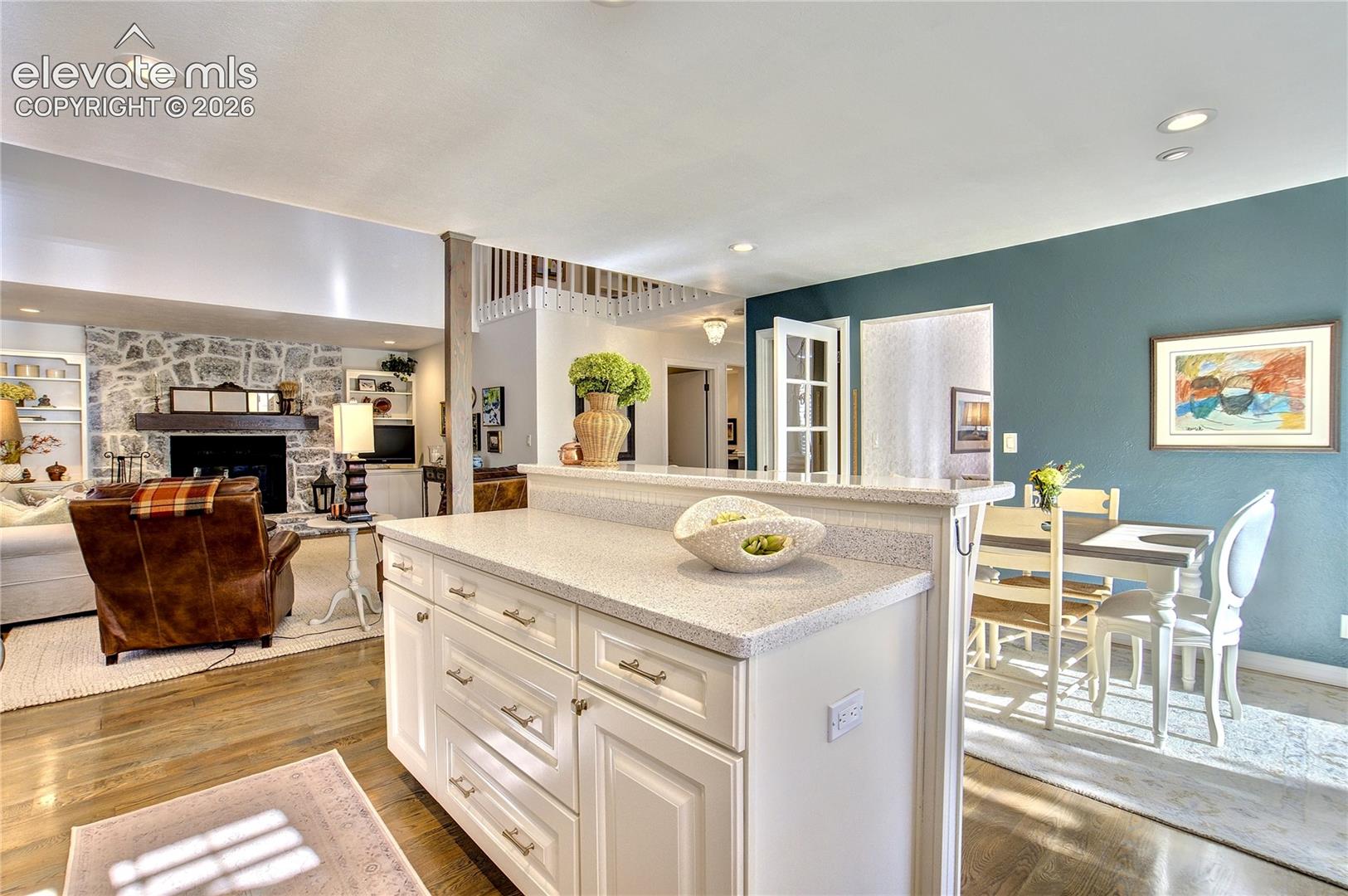 Listing photo 11 for 7215 Suntide Place