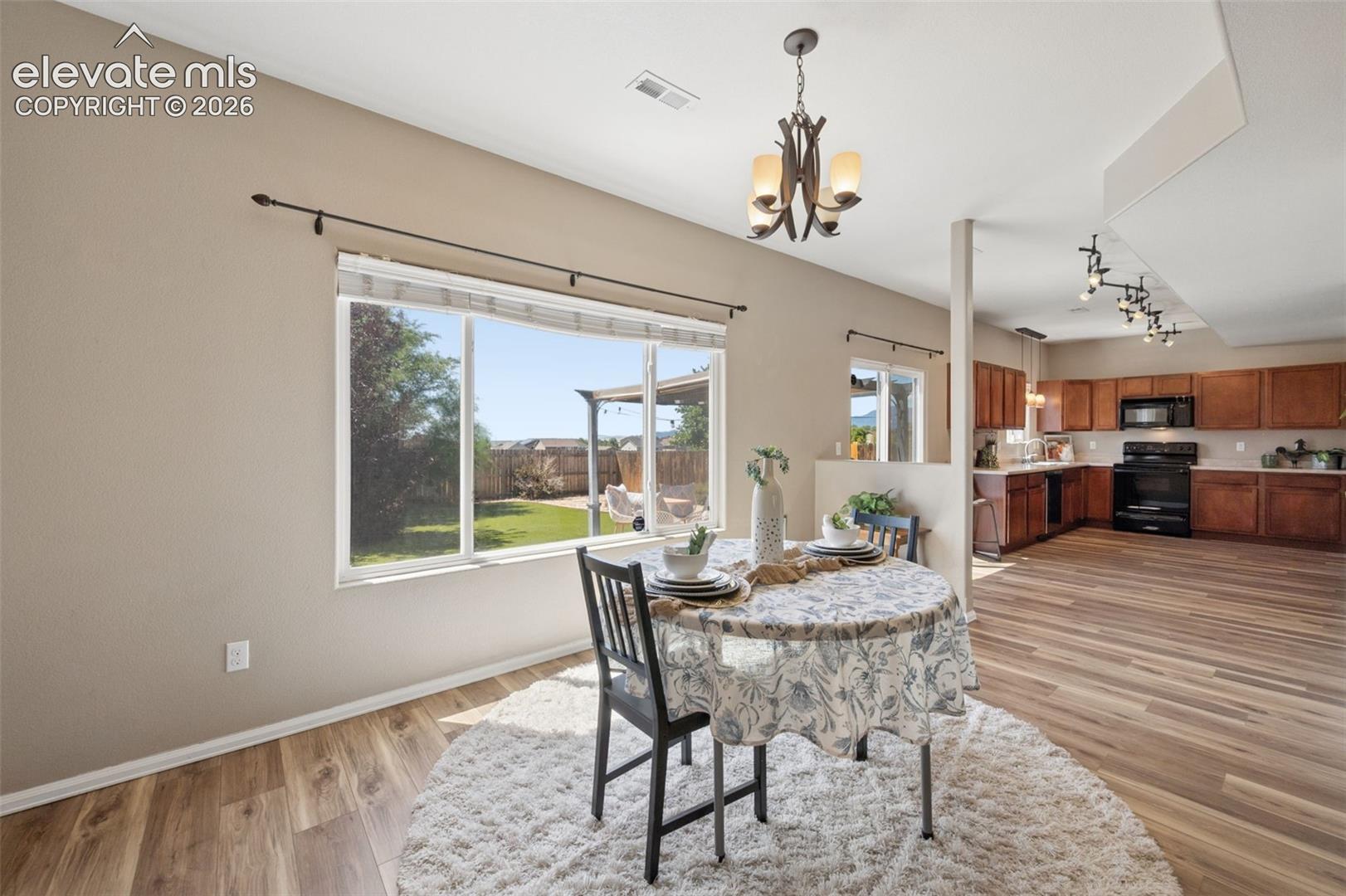 Listing photo 8 for 7589 Chenoa Court