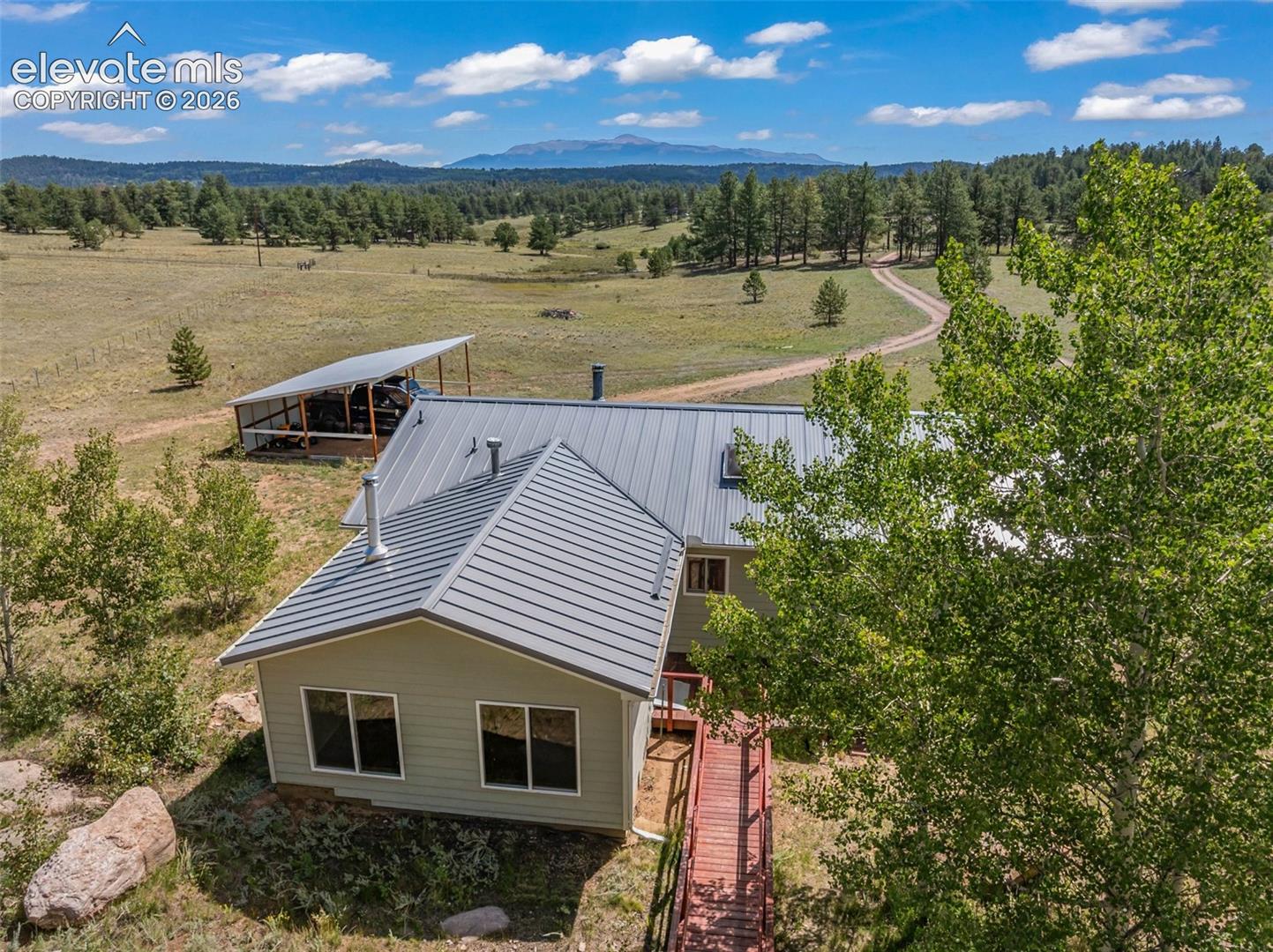 Listing photo 4 for 3050 Homestake Place