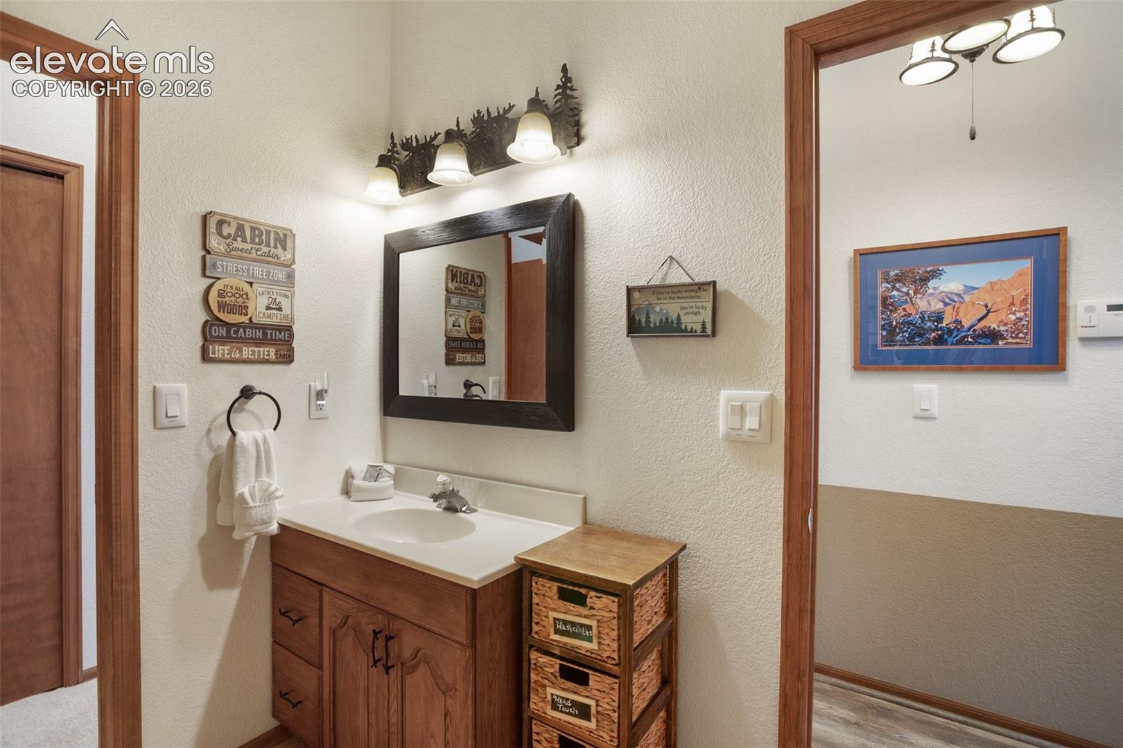 Listing photo 30 for 493 Horseshoe Drive
