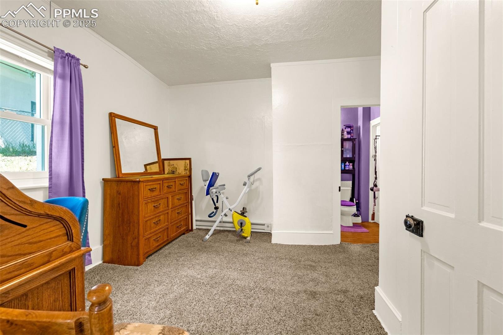 Listing photo 9 for 137 W Eaton Avenue