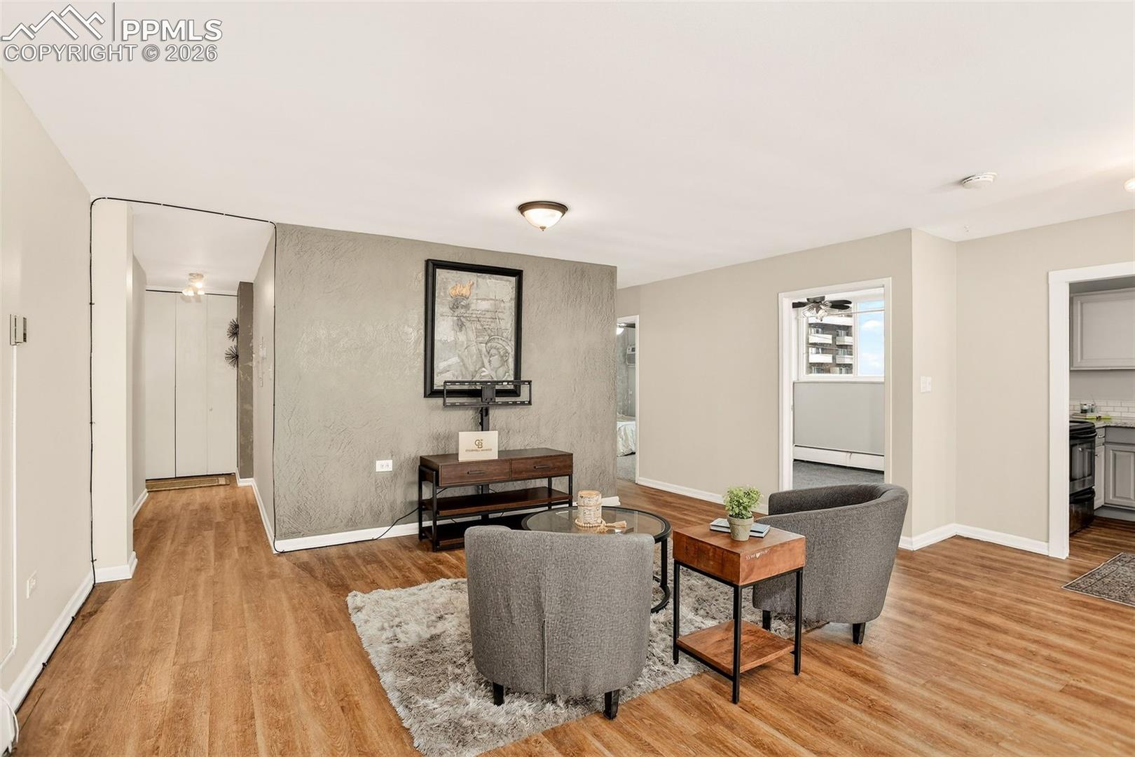 Listing photo 4 for 1111 N Ash Street 110