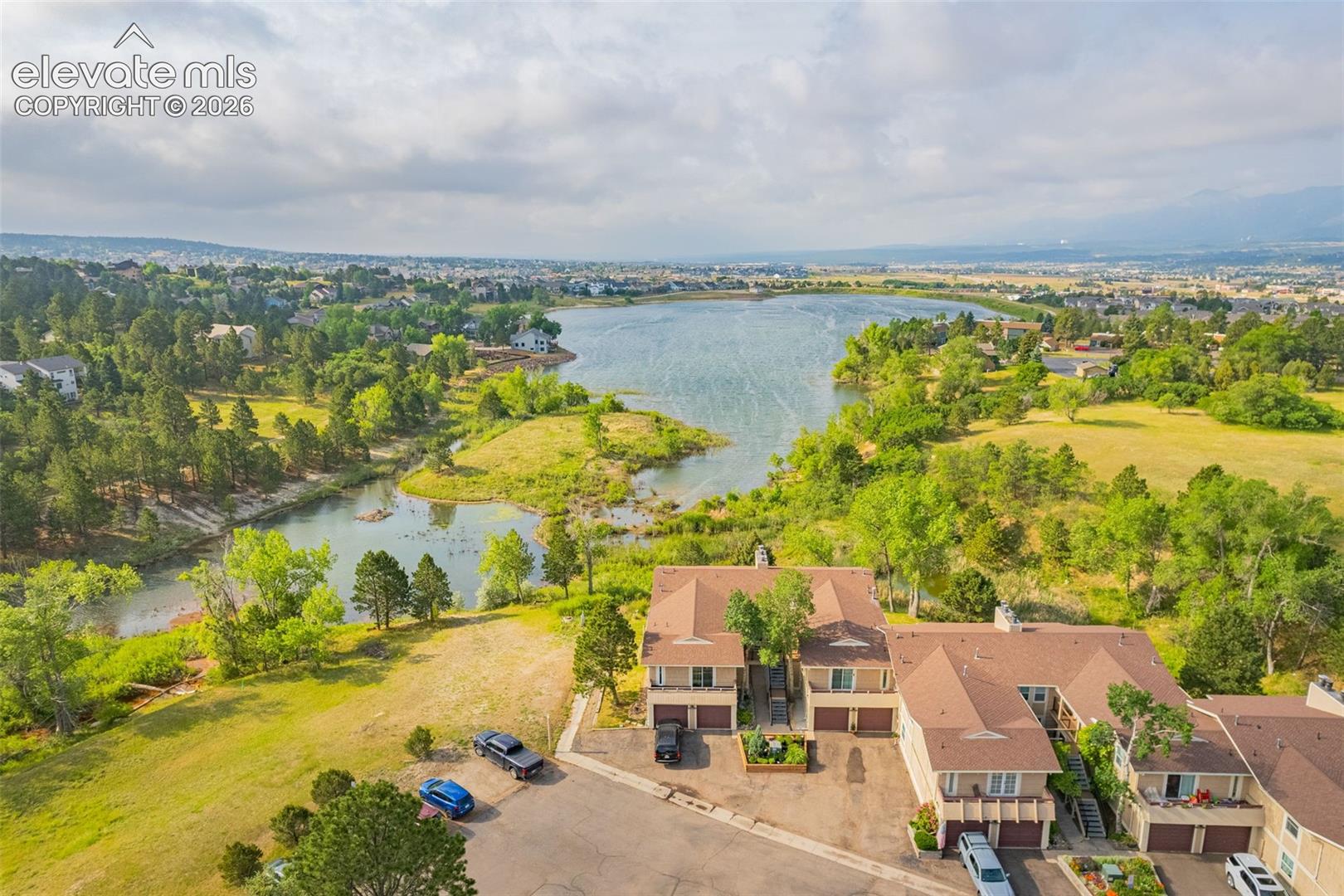 Listing photo 2 for 1660 Deer Creek Road