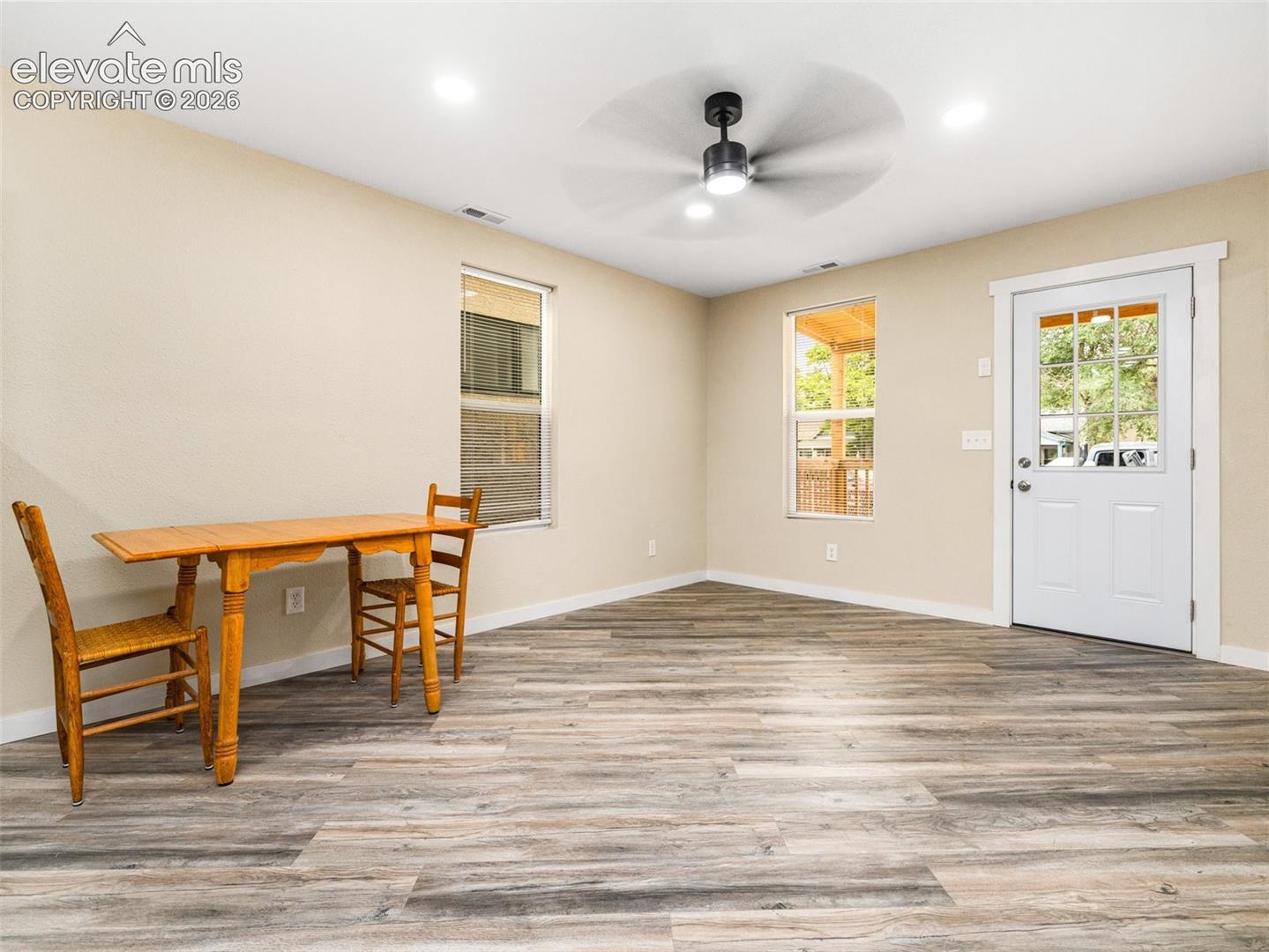 Listing photo 4 for 1219 Pine Street