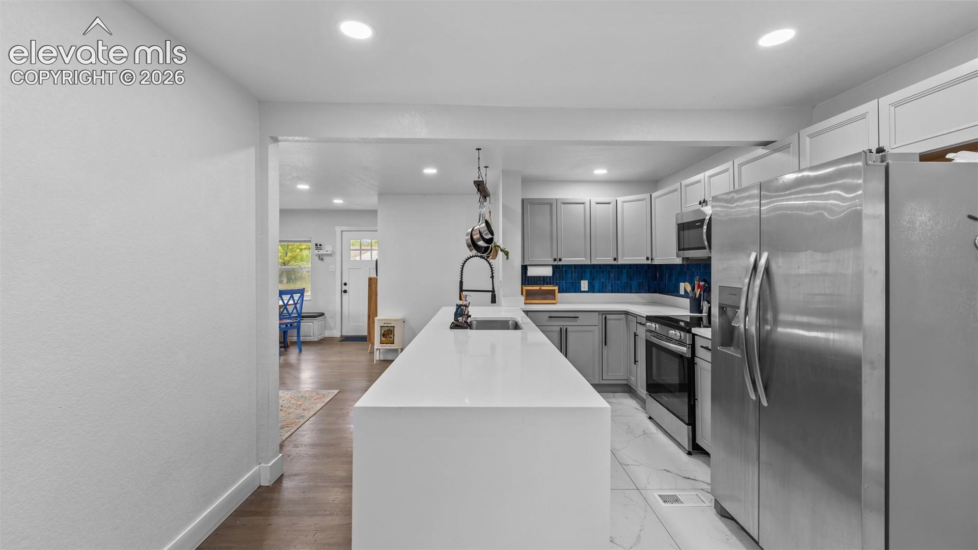 Listing photo 9 for 1380 Trenton Street