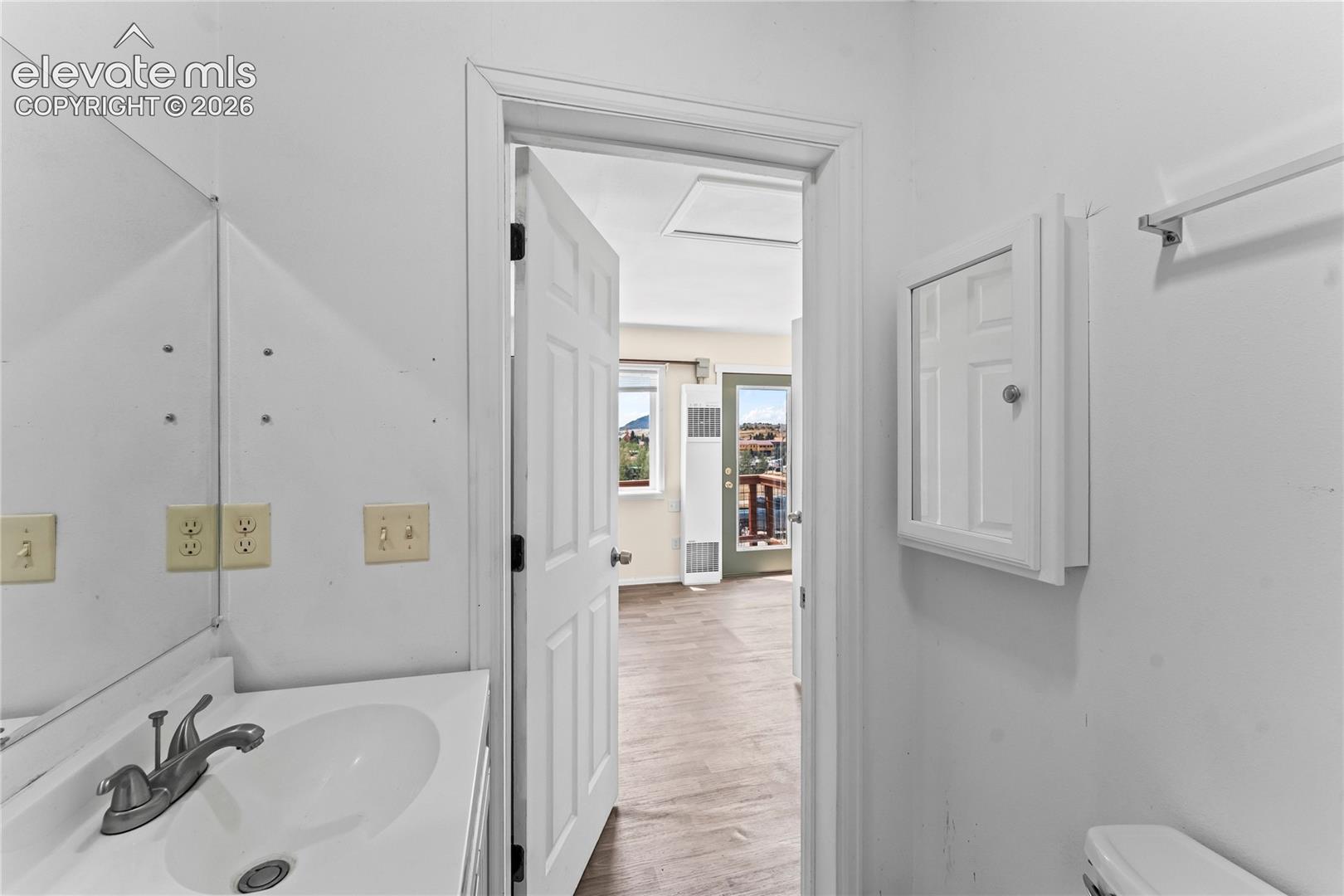 Listing photo 16 for 202 Silver Street