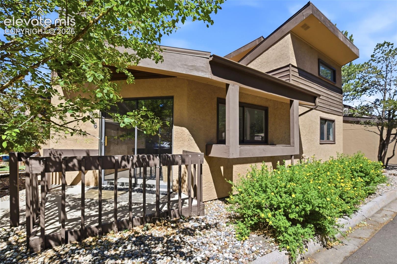 806 Pebblewood Drive