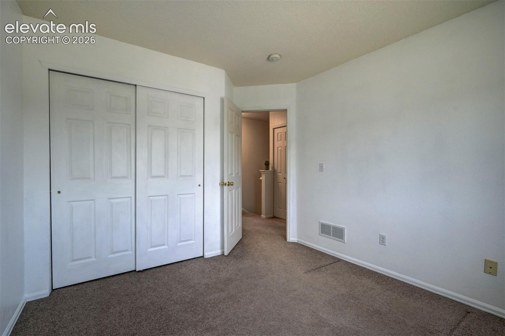 Listing photo 17 for 862 Descendant Drive