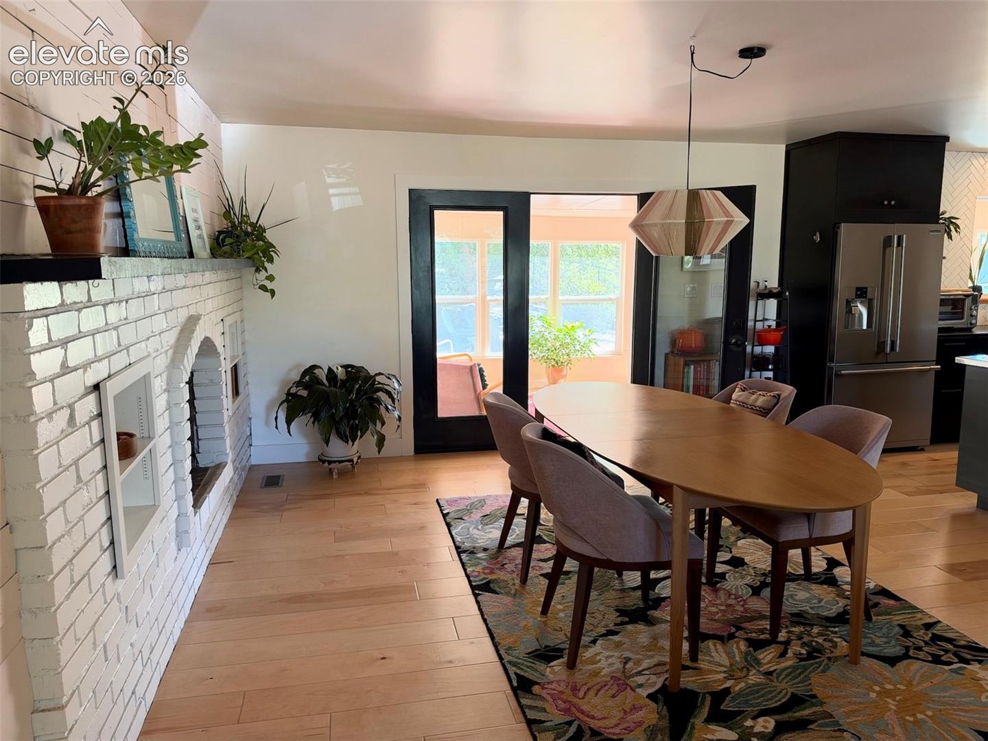 Listing photo 14 for 6827 Rosewood Drive