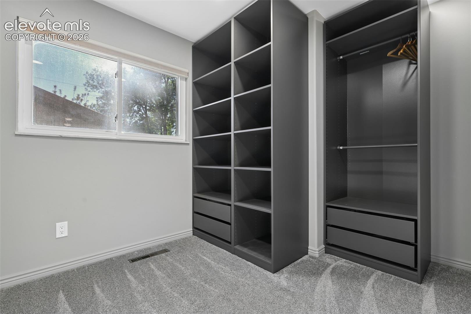 Listing photo 13 for 6723 Bishop Drive