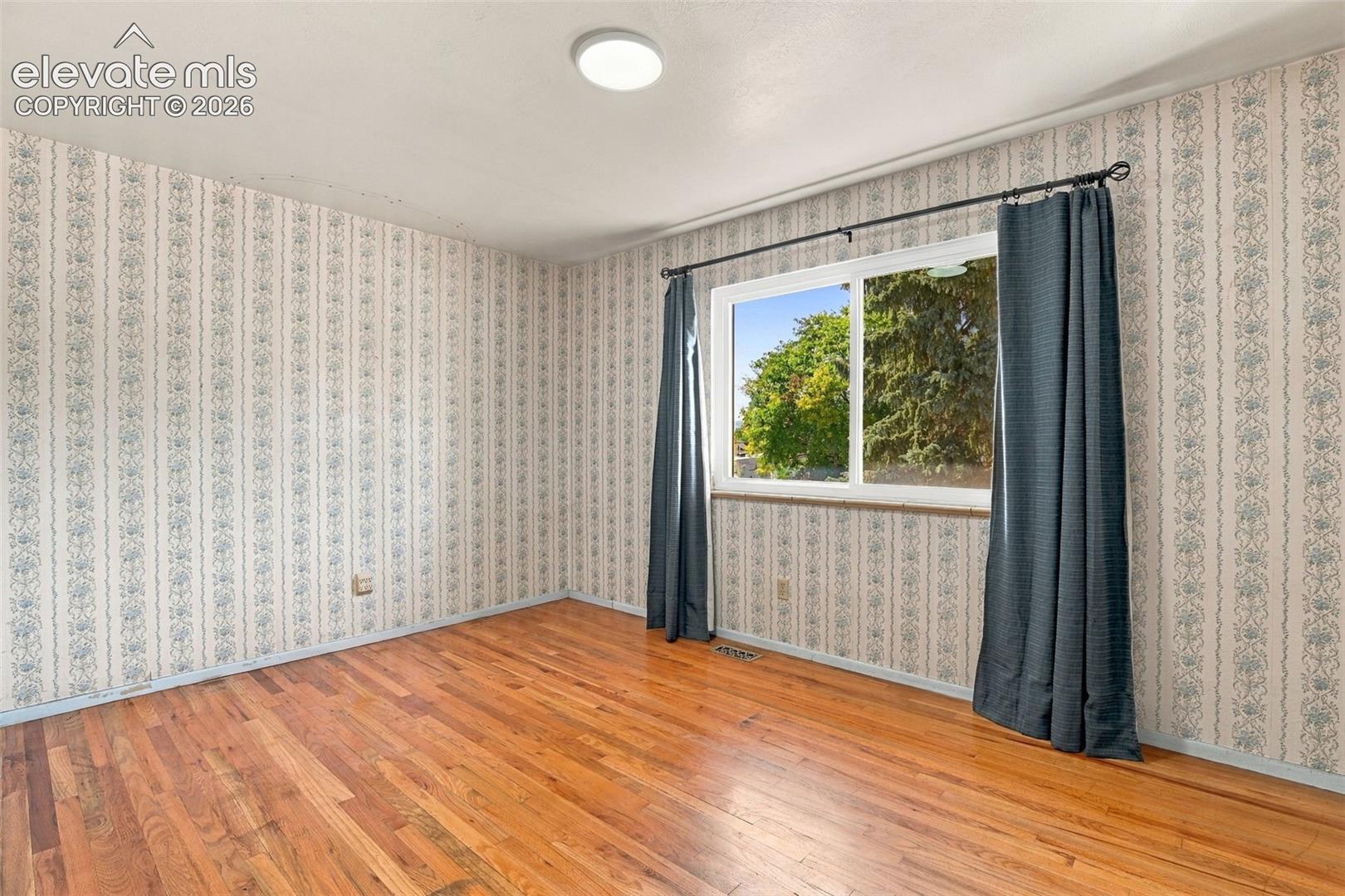 Listing photo 20 for 319 Fairfax Street
