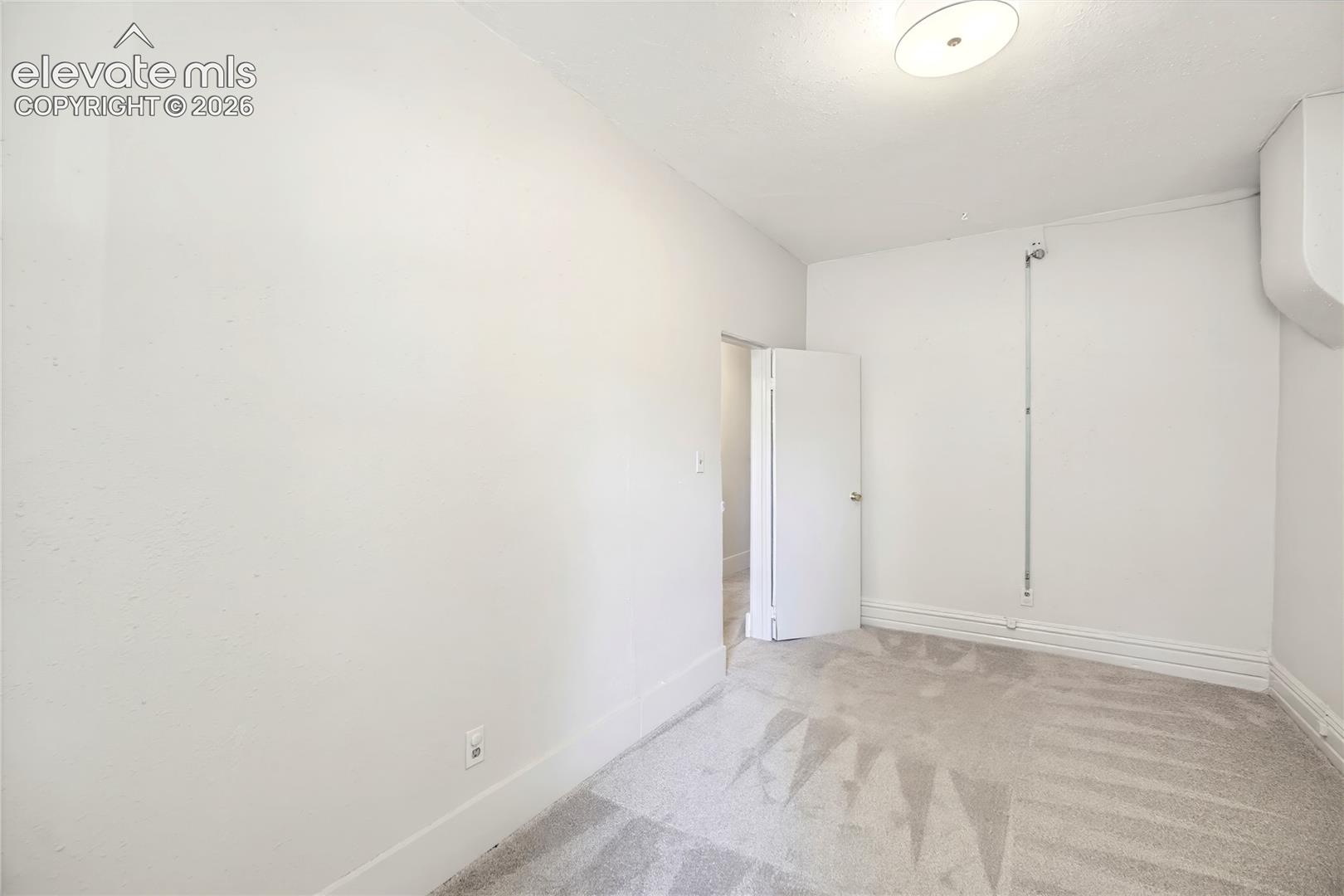 Listing photo 19 for 621 E Cache La Poudre Street