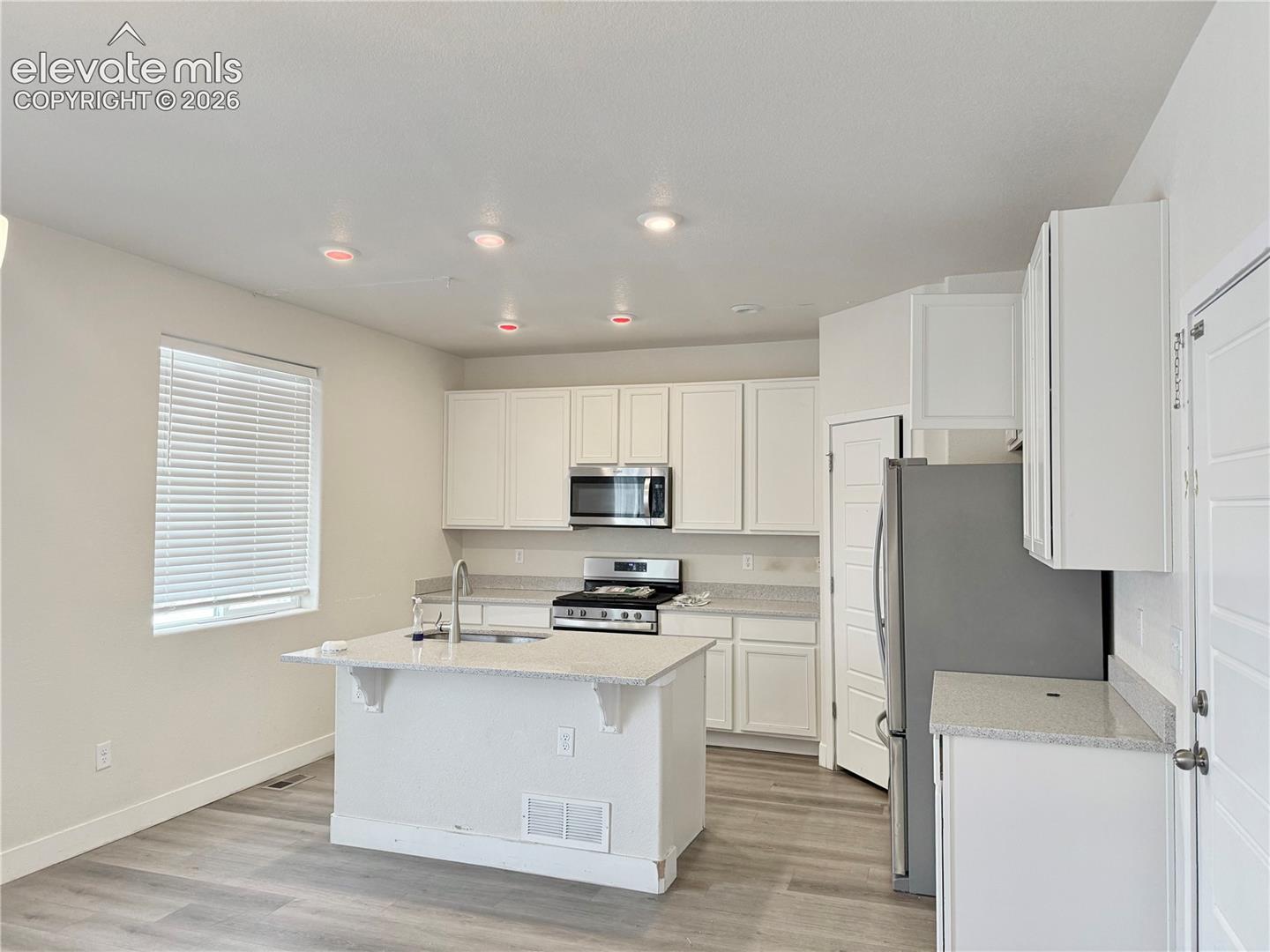 Listing photo 2 for 12644 Enclave Scenic Drive