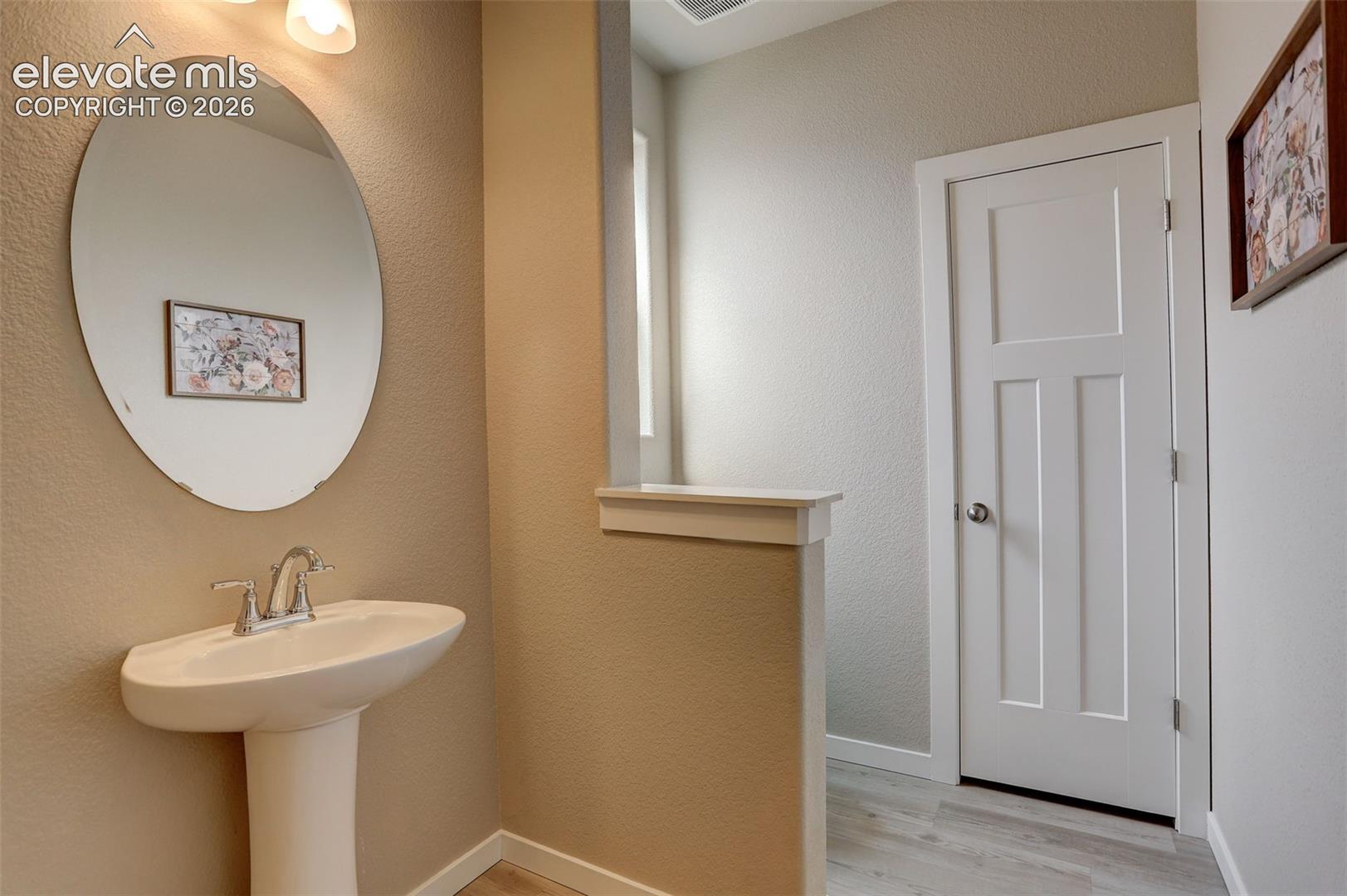 Listing photo 9 for 10877 Rolling Mesa Drive