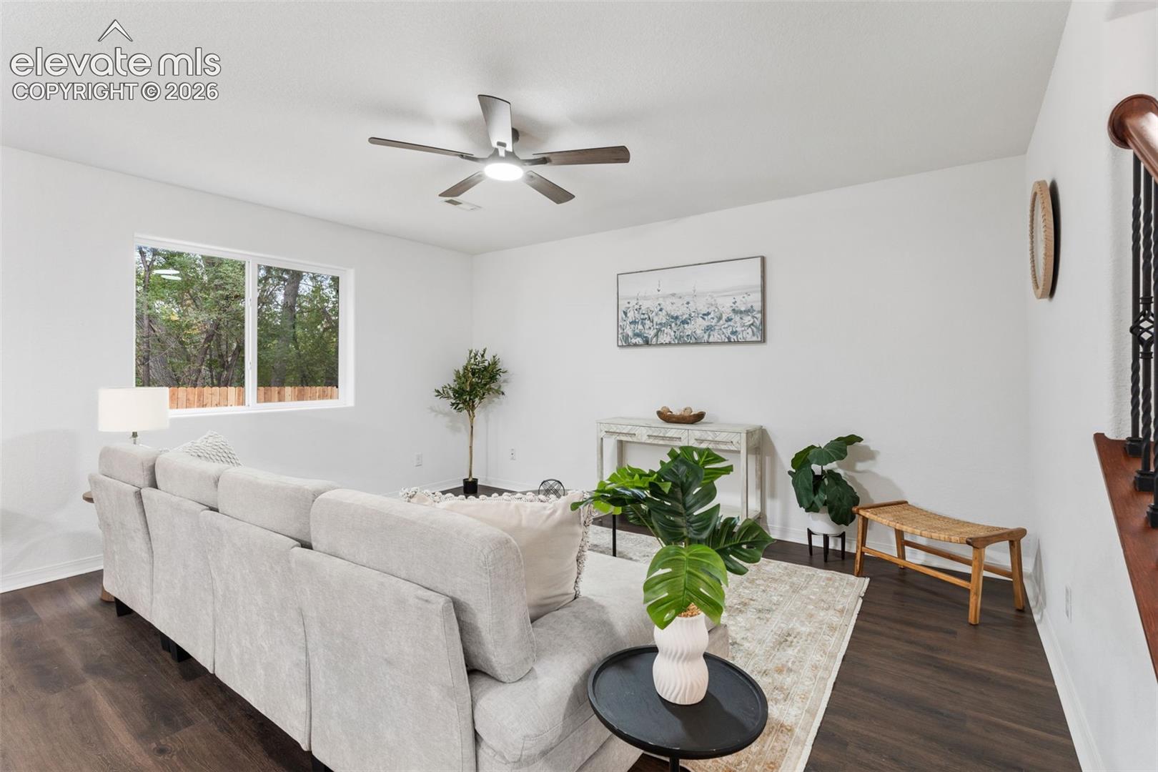 Listing photo 13 for 421 Autumn Place