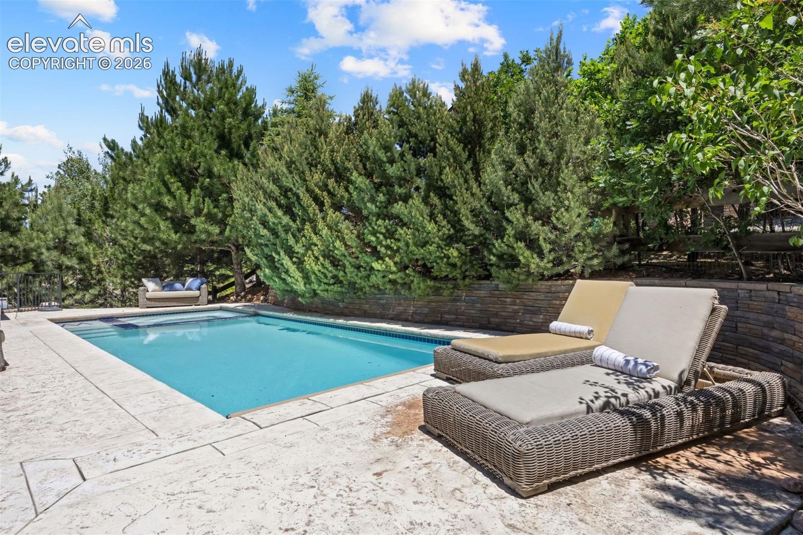 Listing photo 45 for 2151 Saddleback Drive