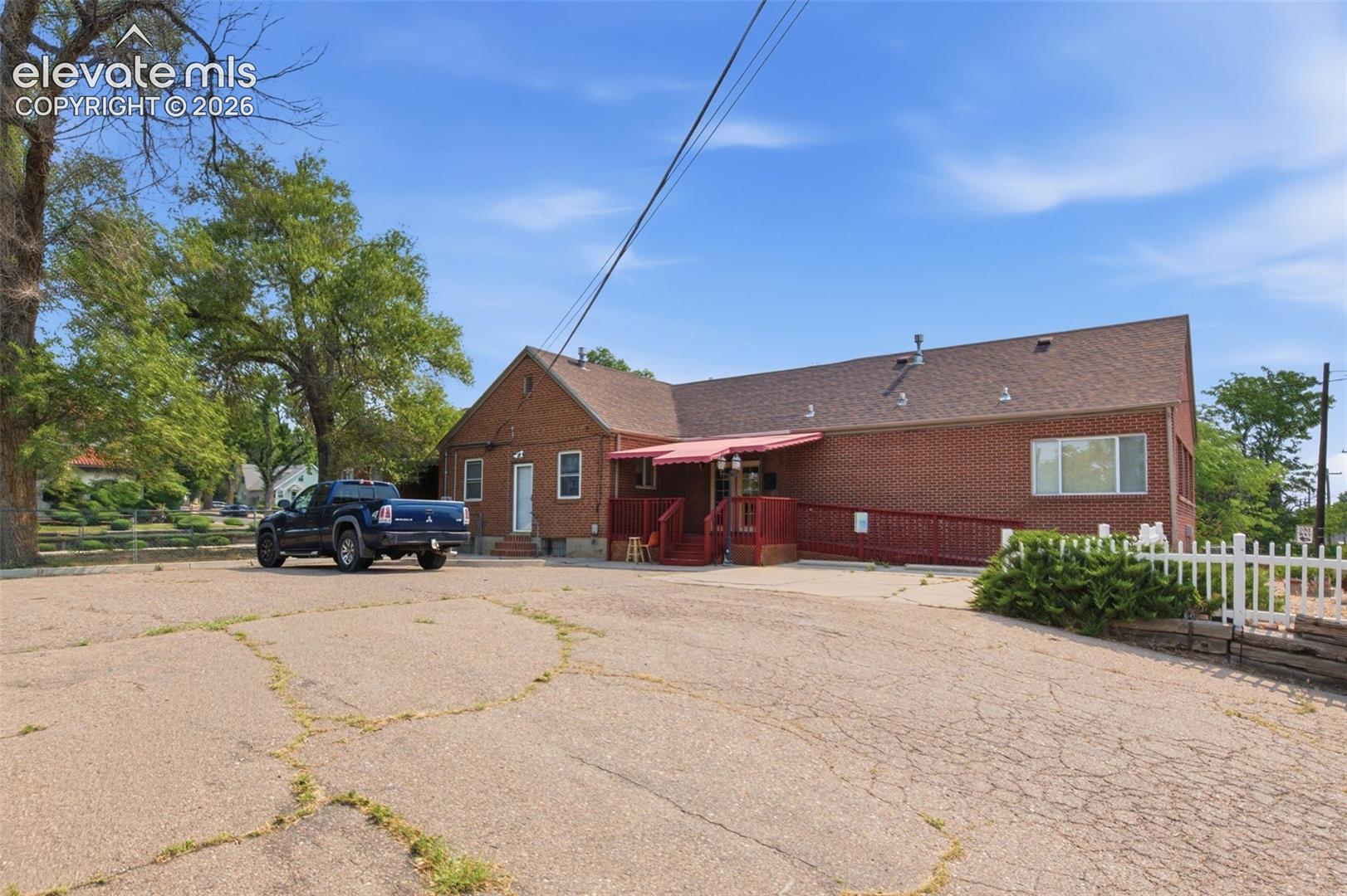 Listing photo 6 for 1217 N Greenwood Street