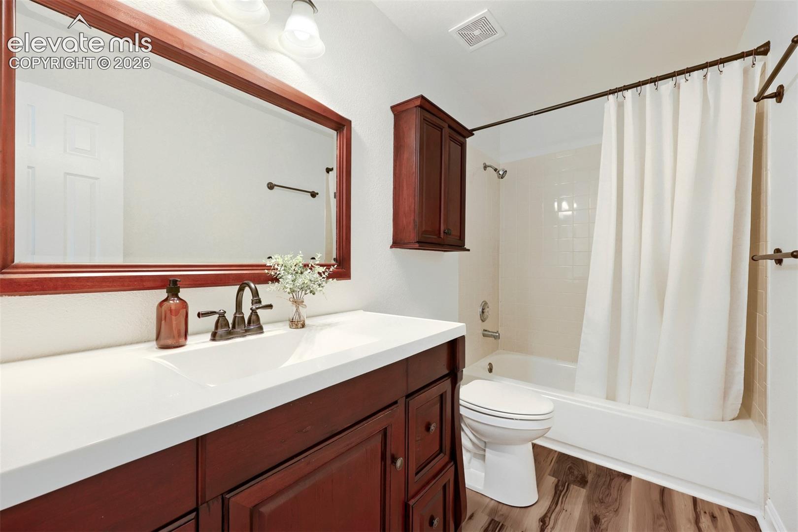 Listing photo 17 for 858 Marshall Drive