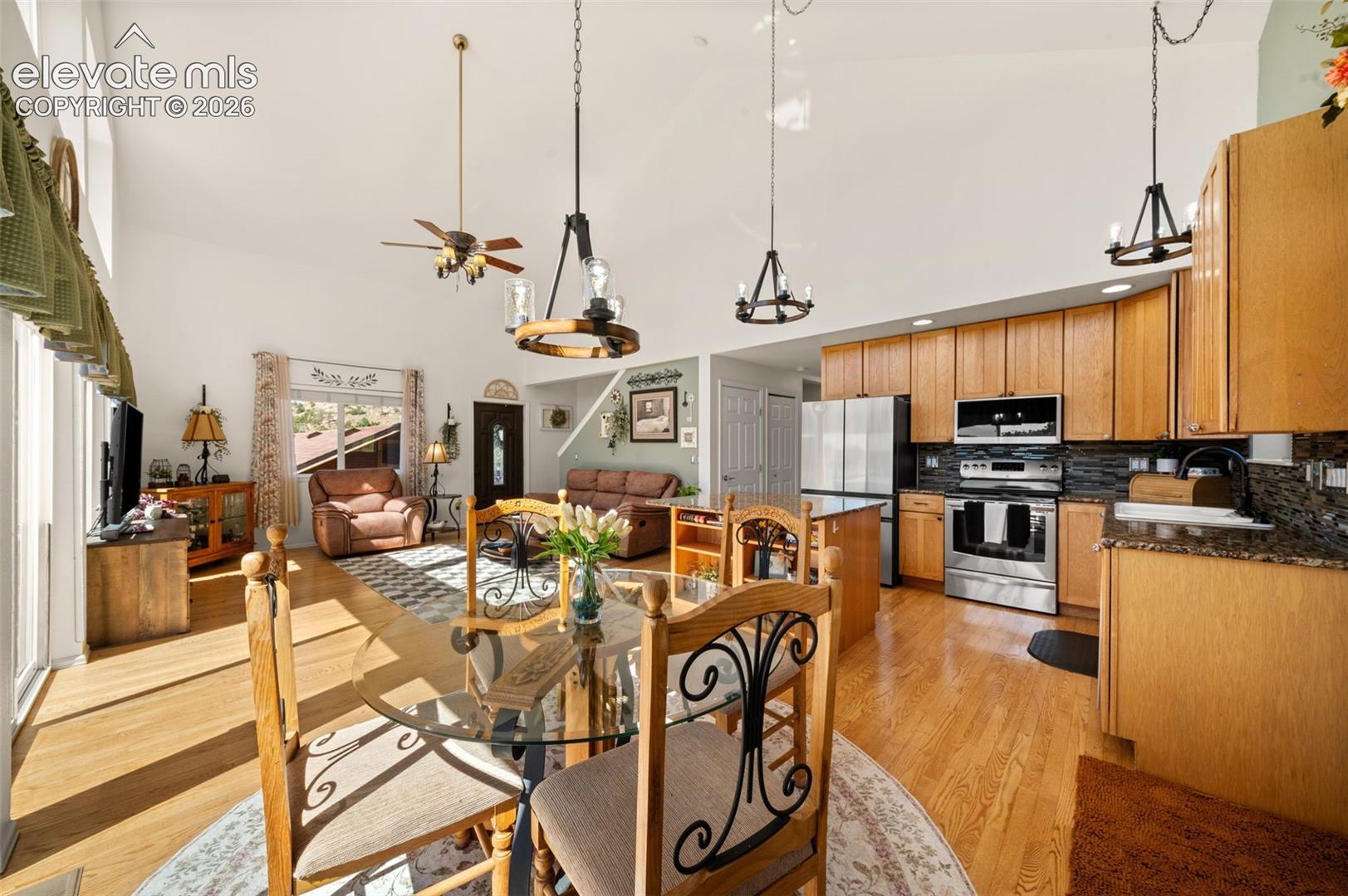 Listing photo 10 for 524 Spring Valley Drive