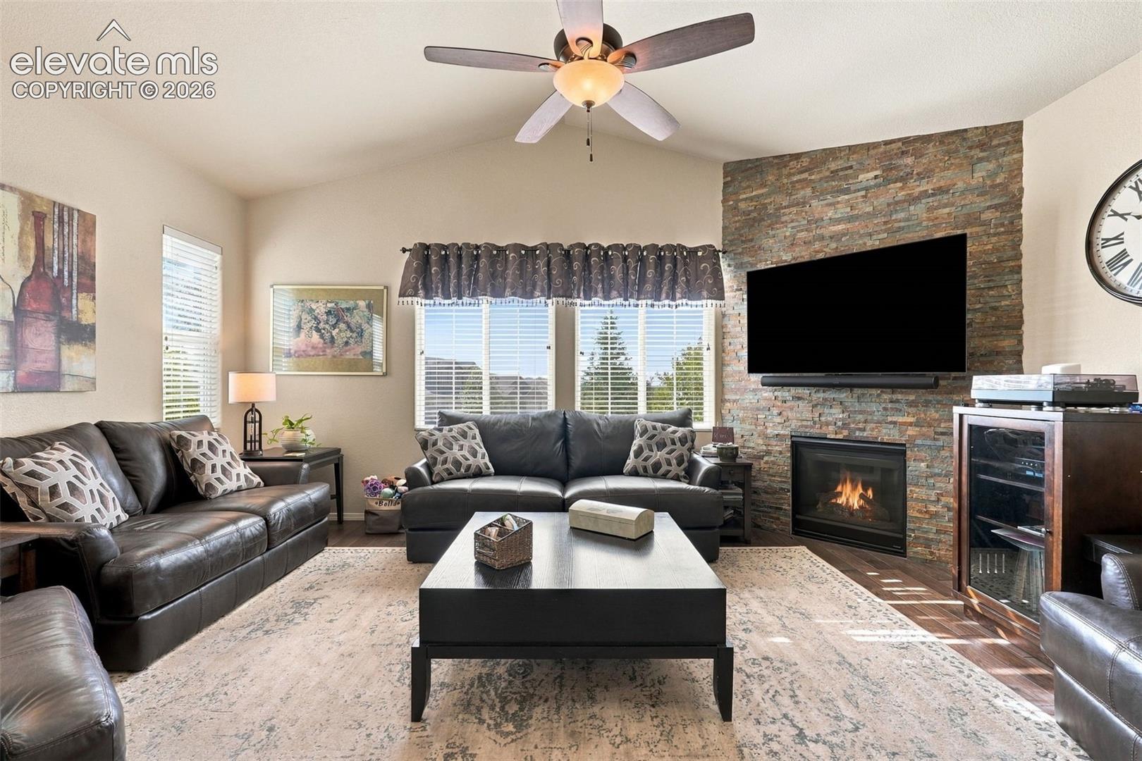 Listing photo 21 for 967 Spectrum Loop