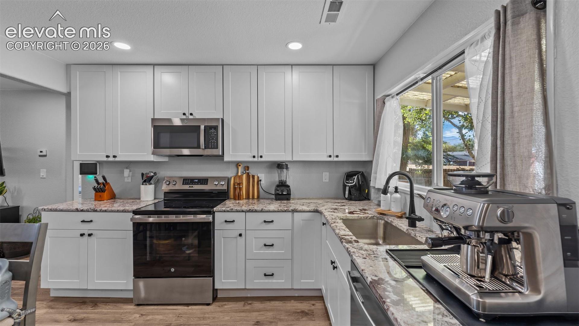Listing photo 9 for 3210 Virginia Avenue