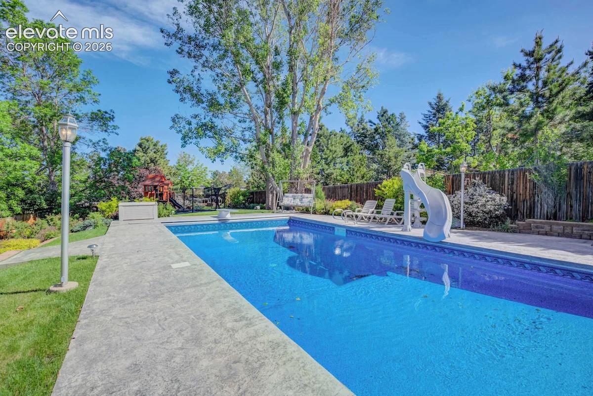 8720 Anglewood Court, photo 36