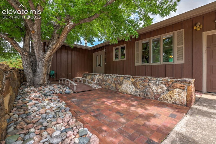 223 Crystal Hills Boulevard — listing photo