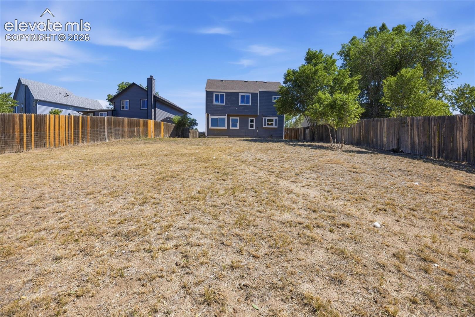 Listing photo 5 for 4571 Sunnyhill Drive