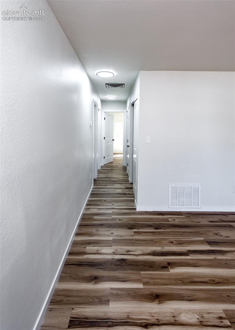 Listing photo 11 for 2906 Winnipeg Street