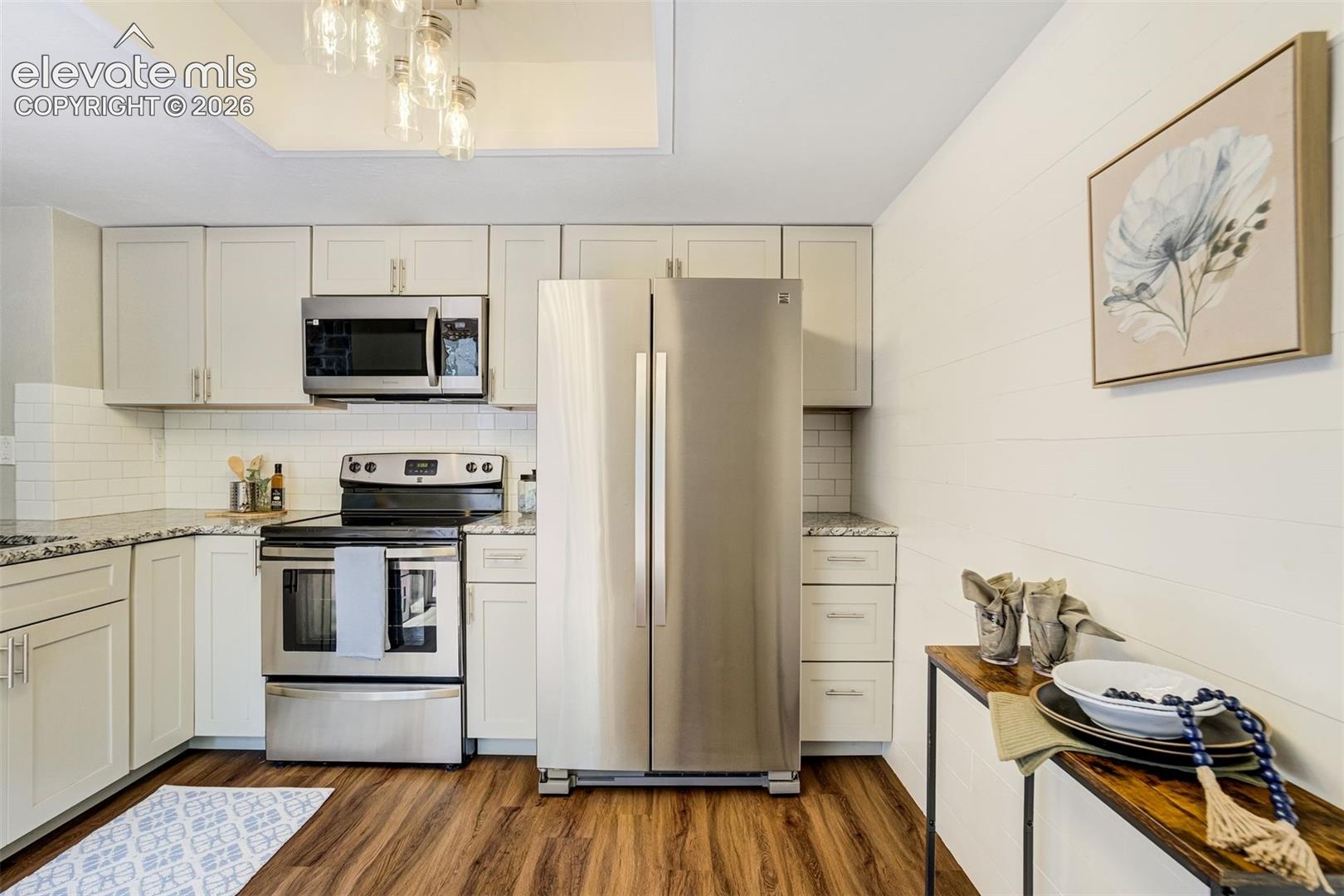Listing photo 9 for 314 Cobblestone Drive
