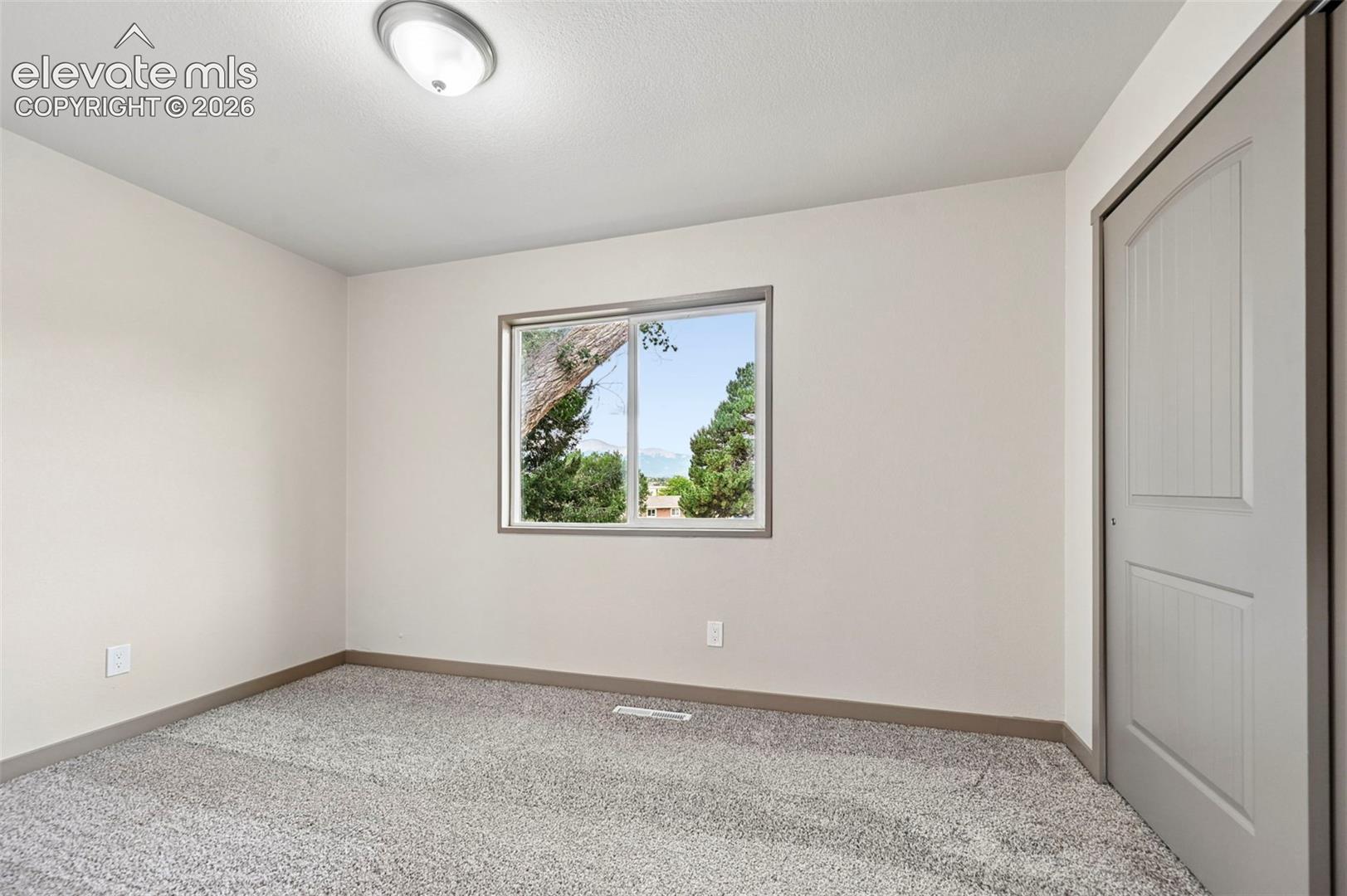 Listing photo 16 for 5015 Bonita Way