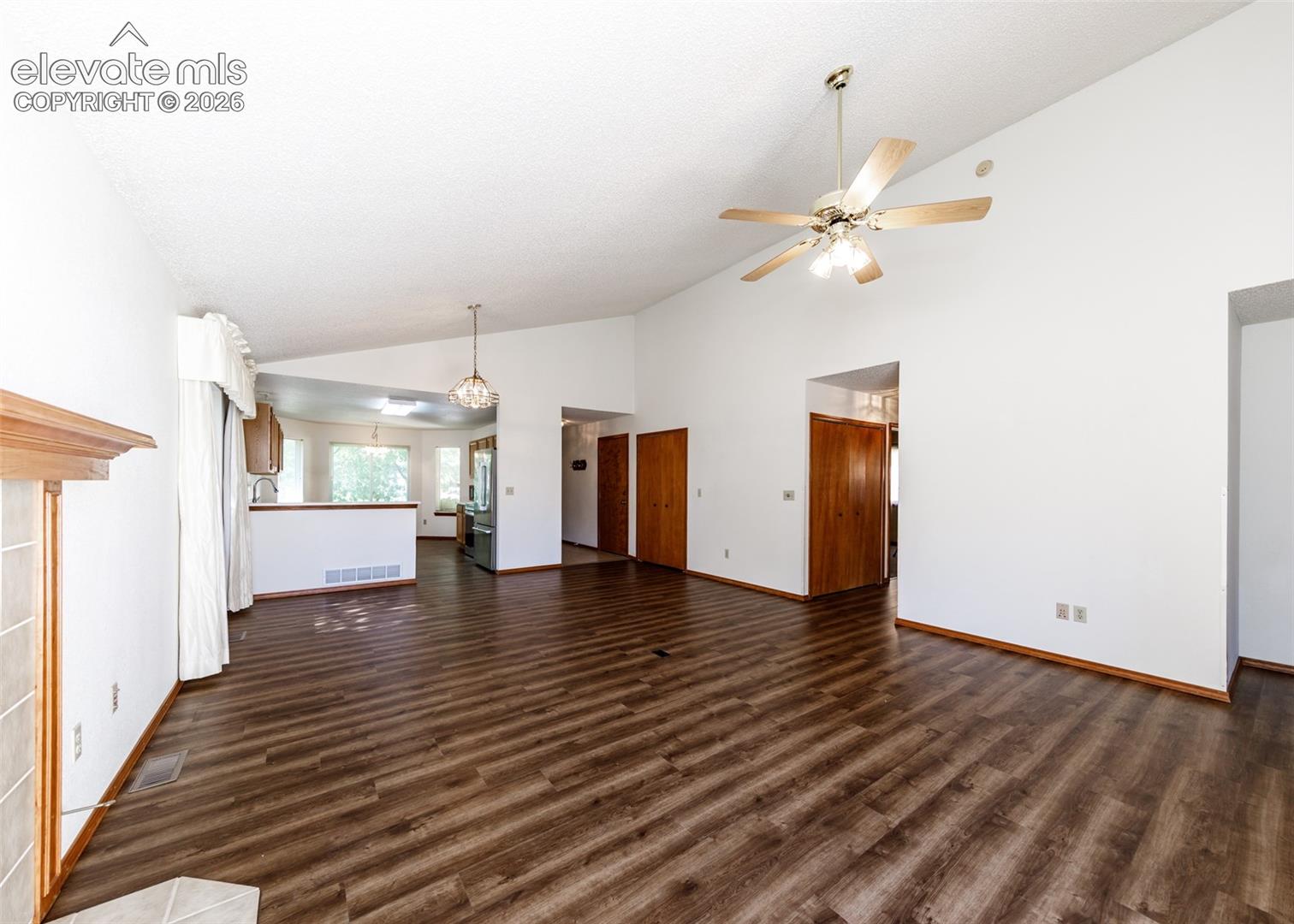 Listing photo 7 for 8161 Scarborough Drive