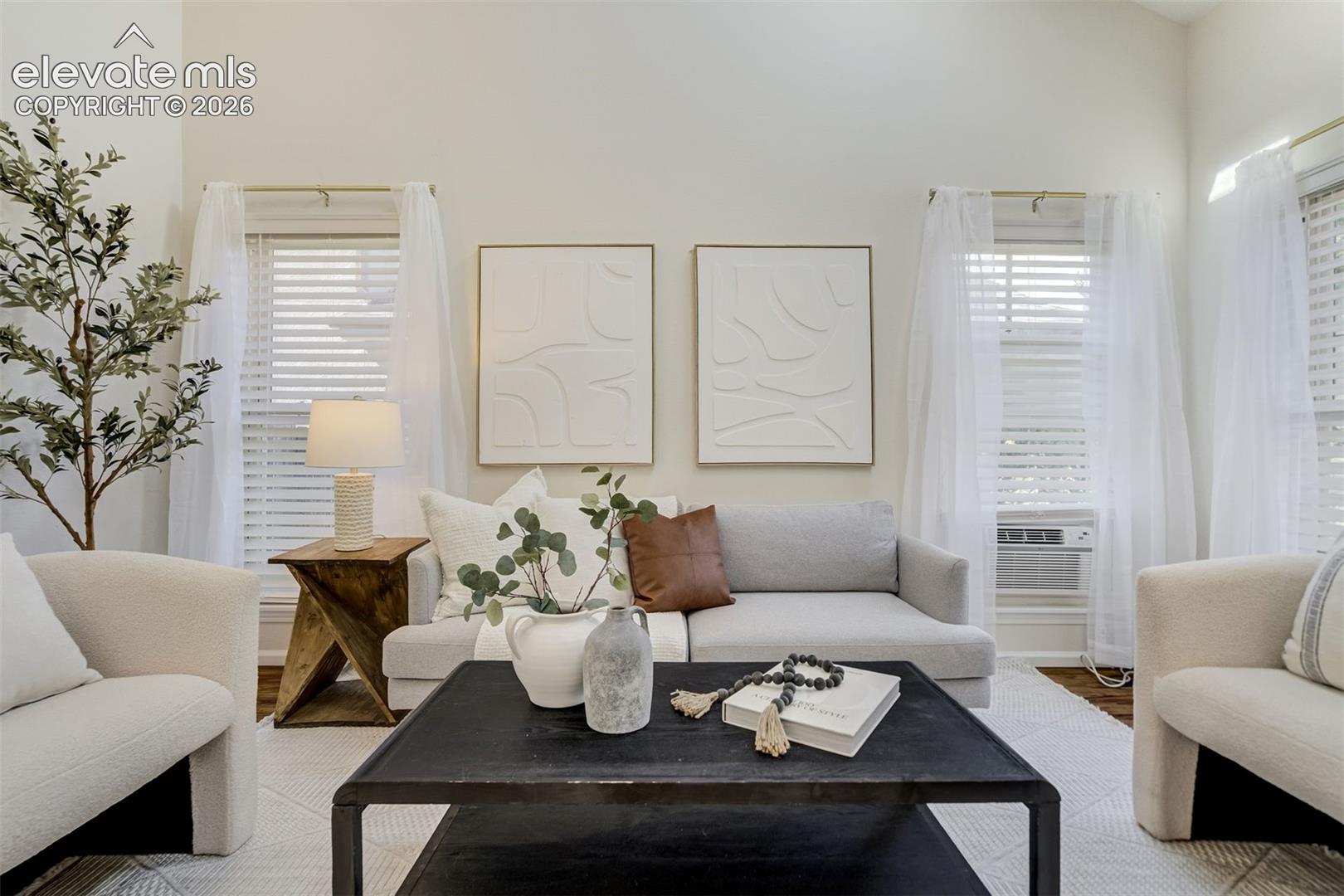 8295 Candon Drive, photo 3